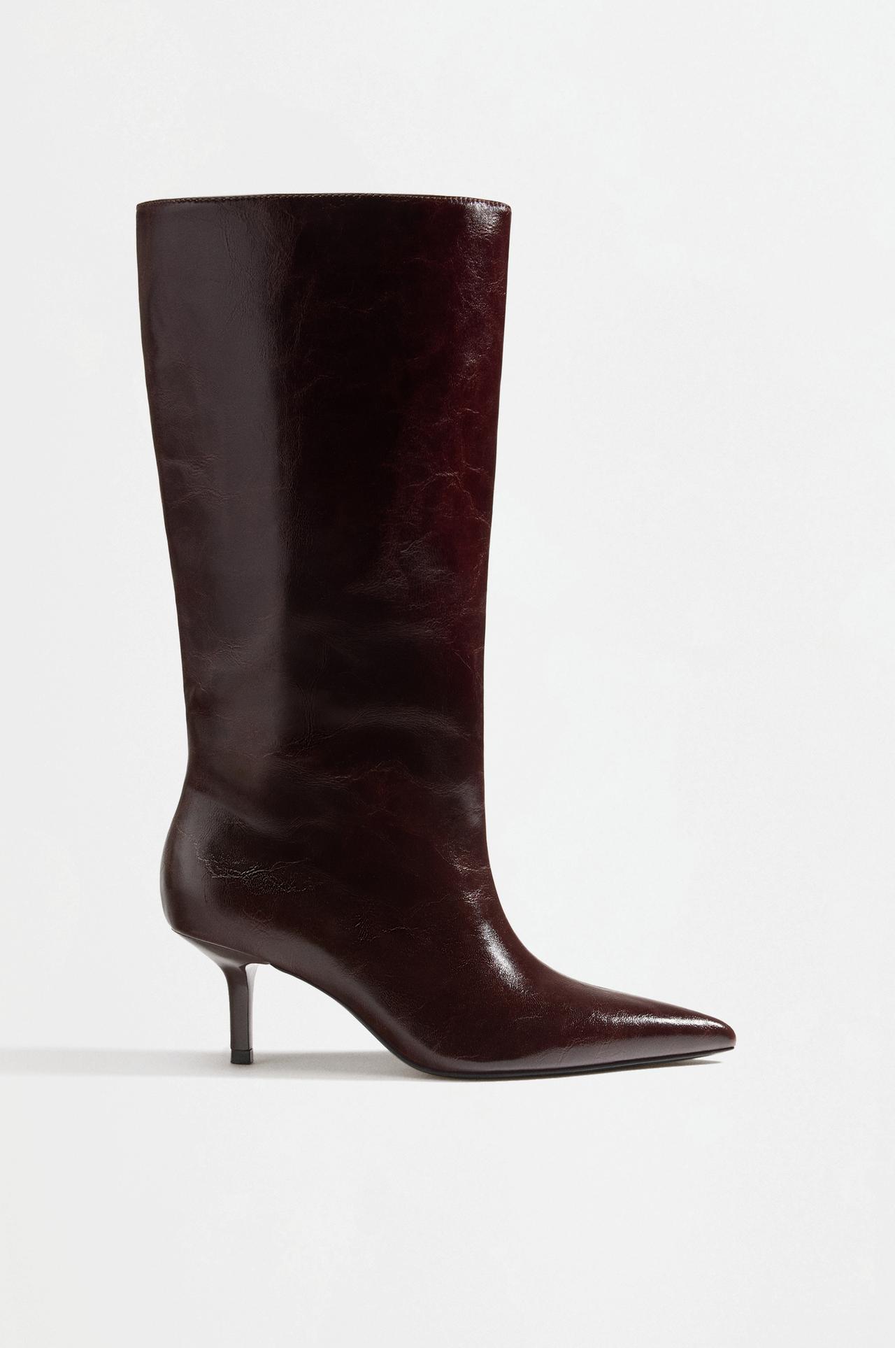 Knee-high boots with a heel — BURGUNDY
