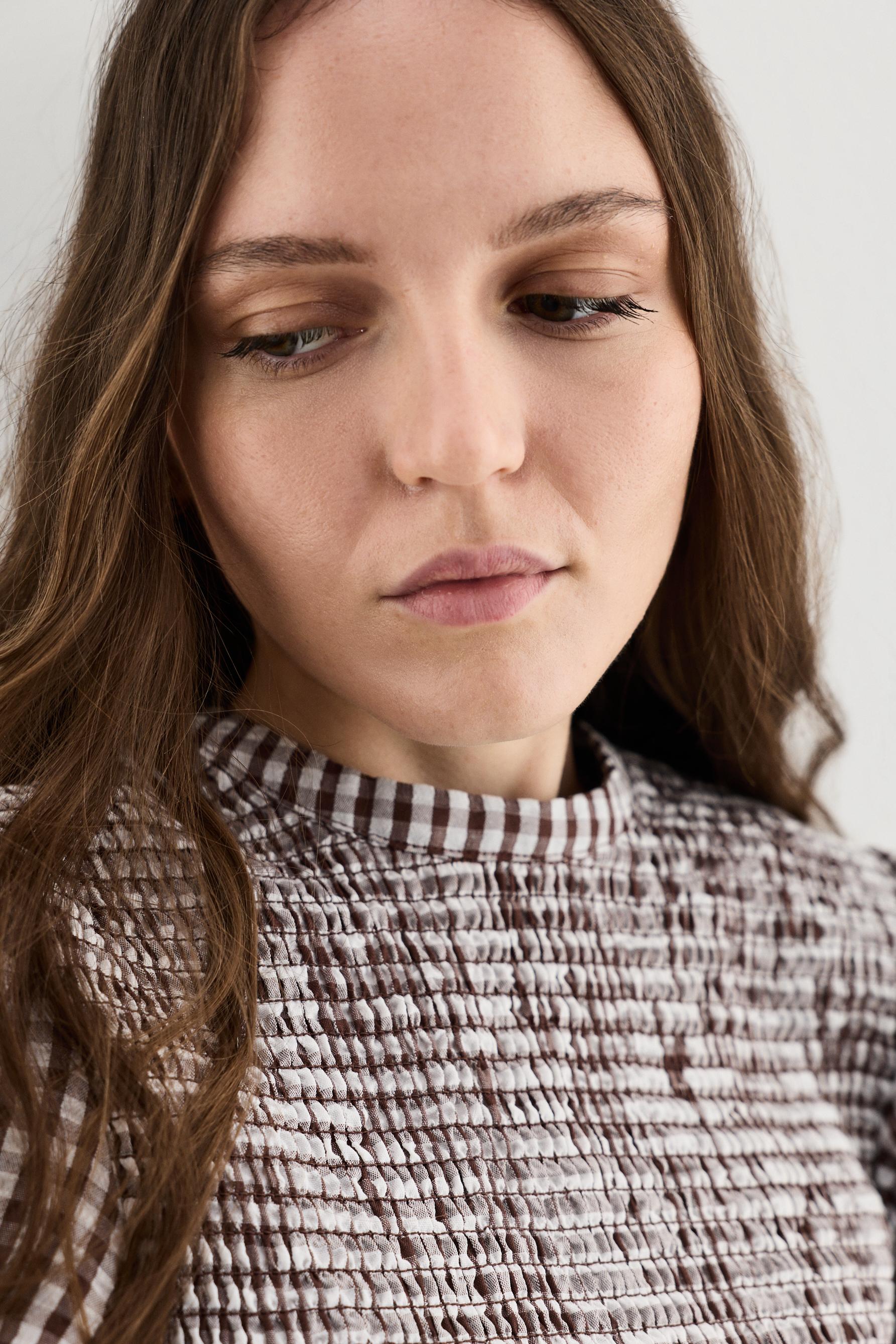 Smocked blouse — BROWN/WHITE