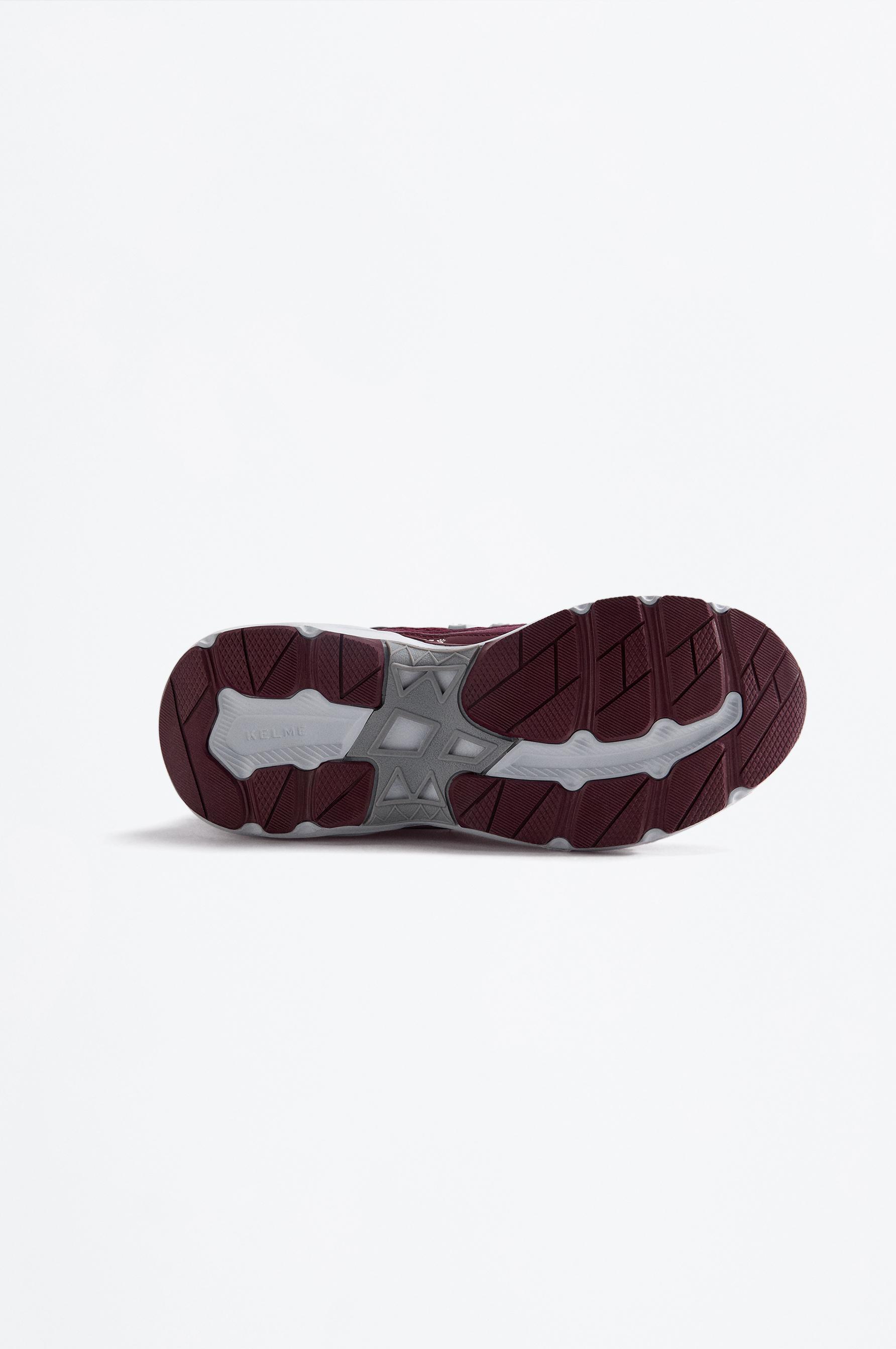 Kelme sports shoe — BURGUNDY