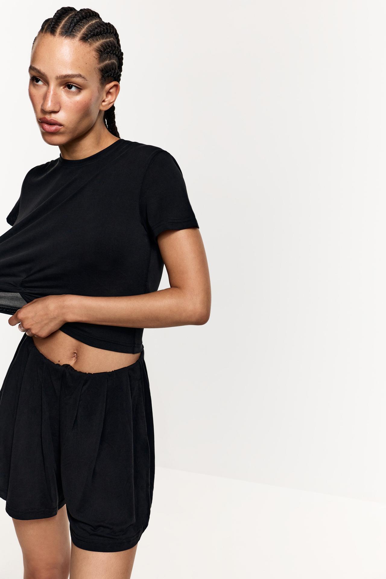 Flowing gathered T-shirt — BLACK