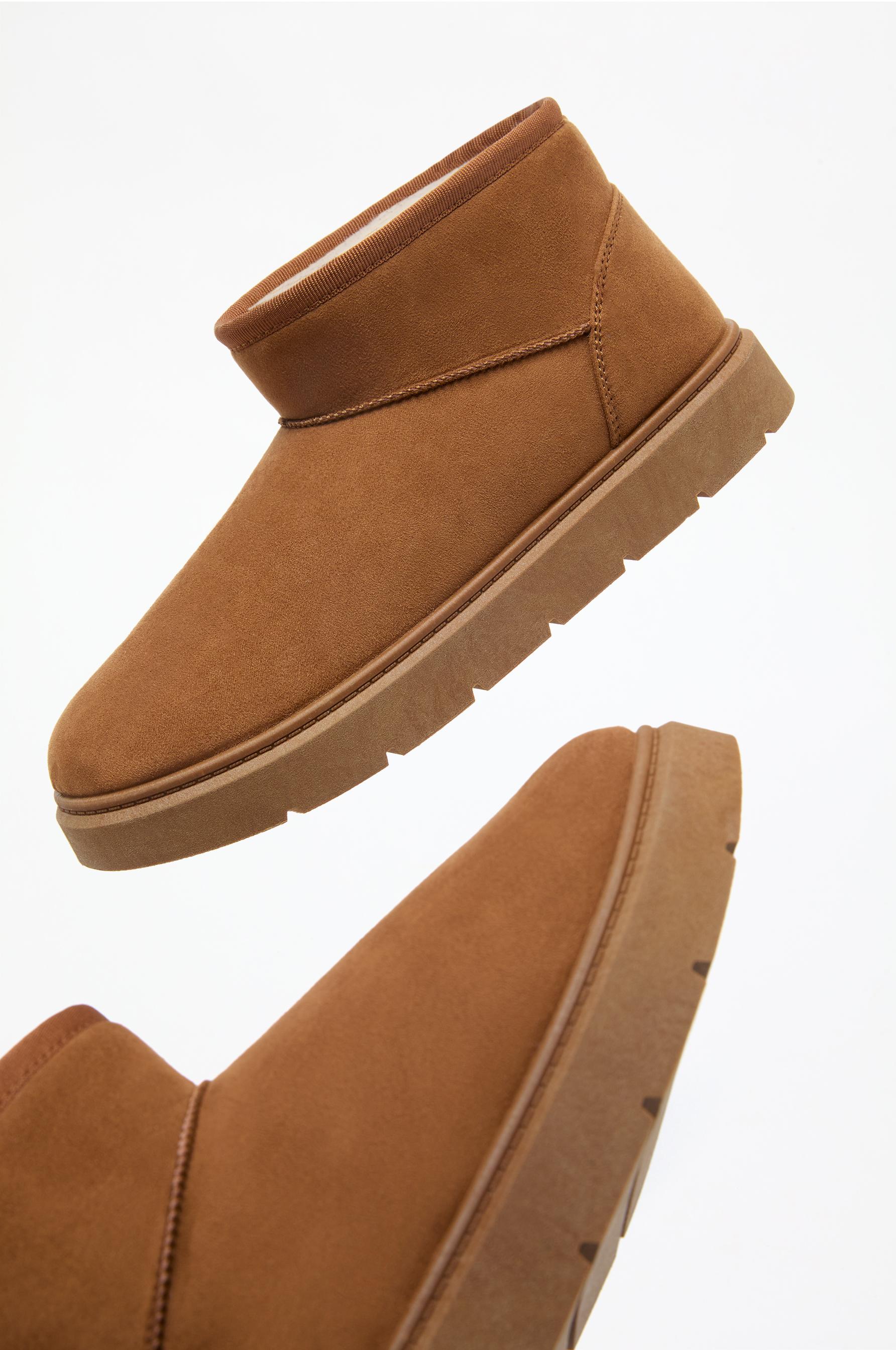 Flat mini fur ankle boots — LEATHER