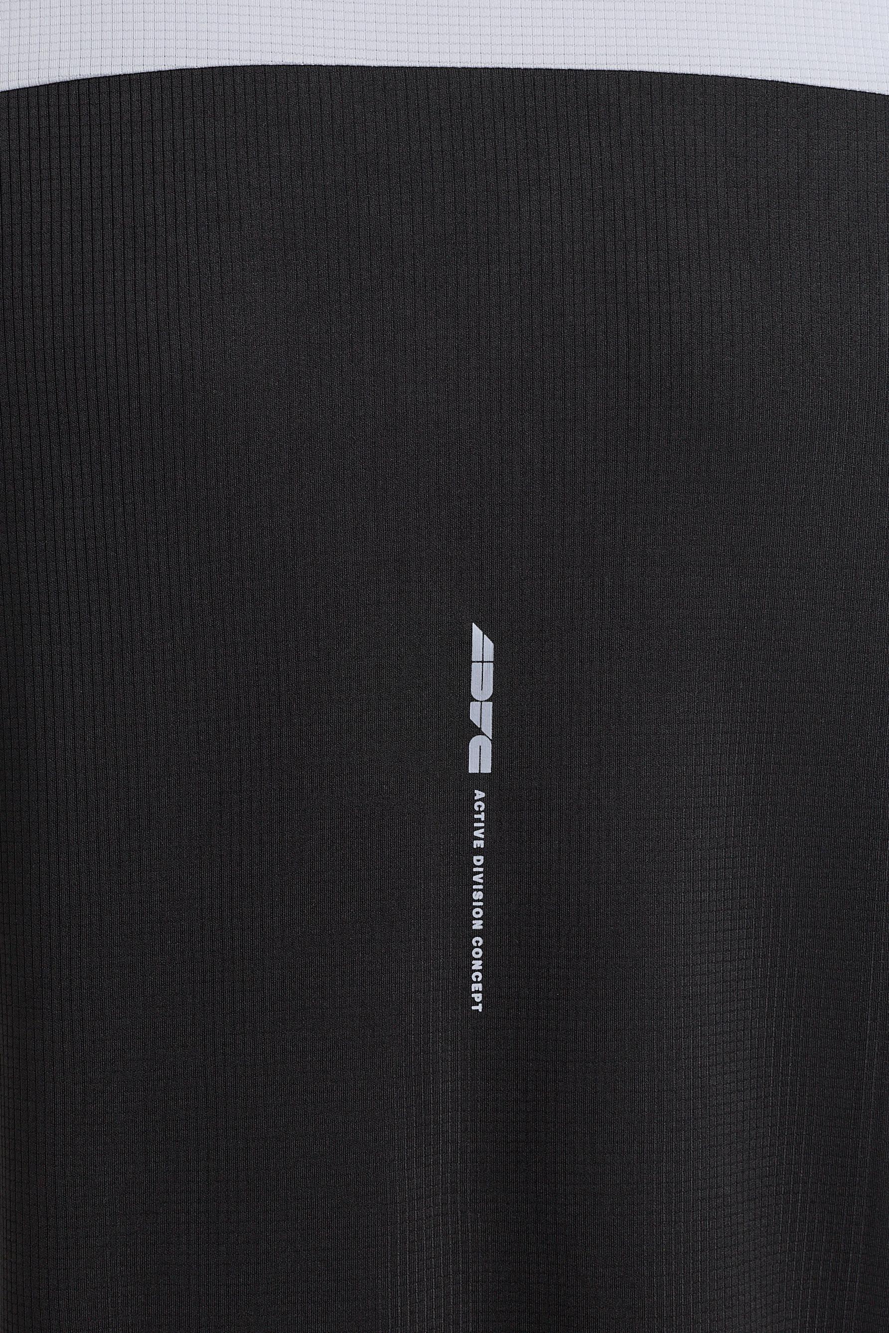 Sleeveless sports T-shirt — BLACK