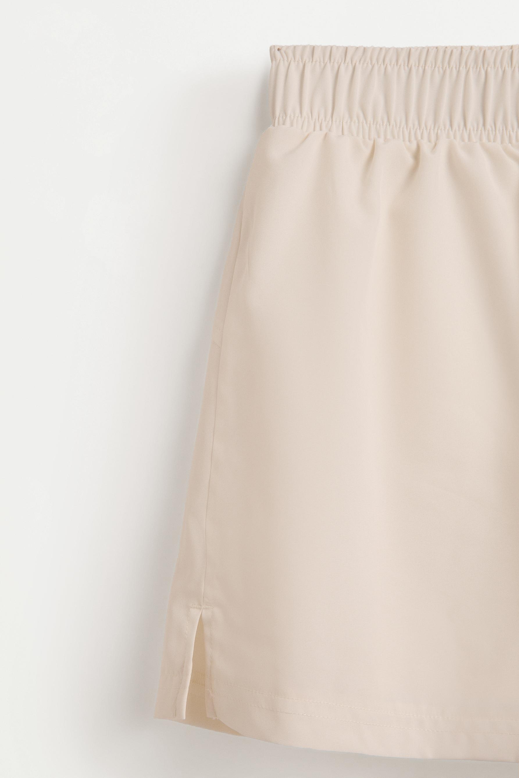 Basic sports shorts — OFF WHITE
