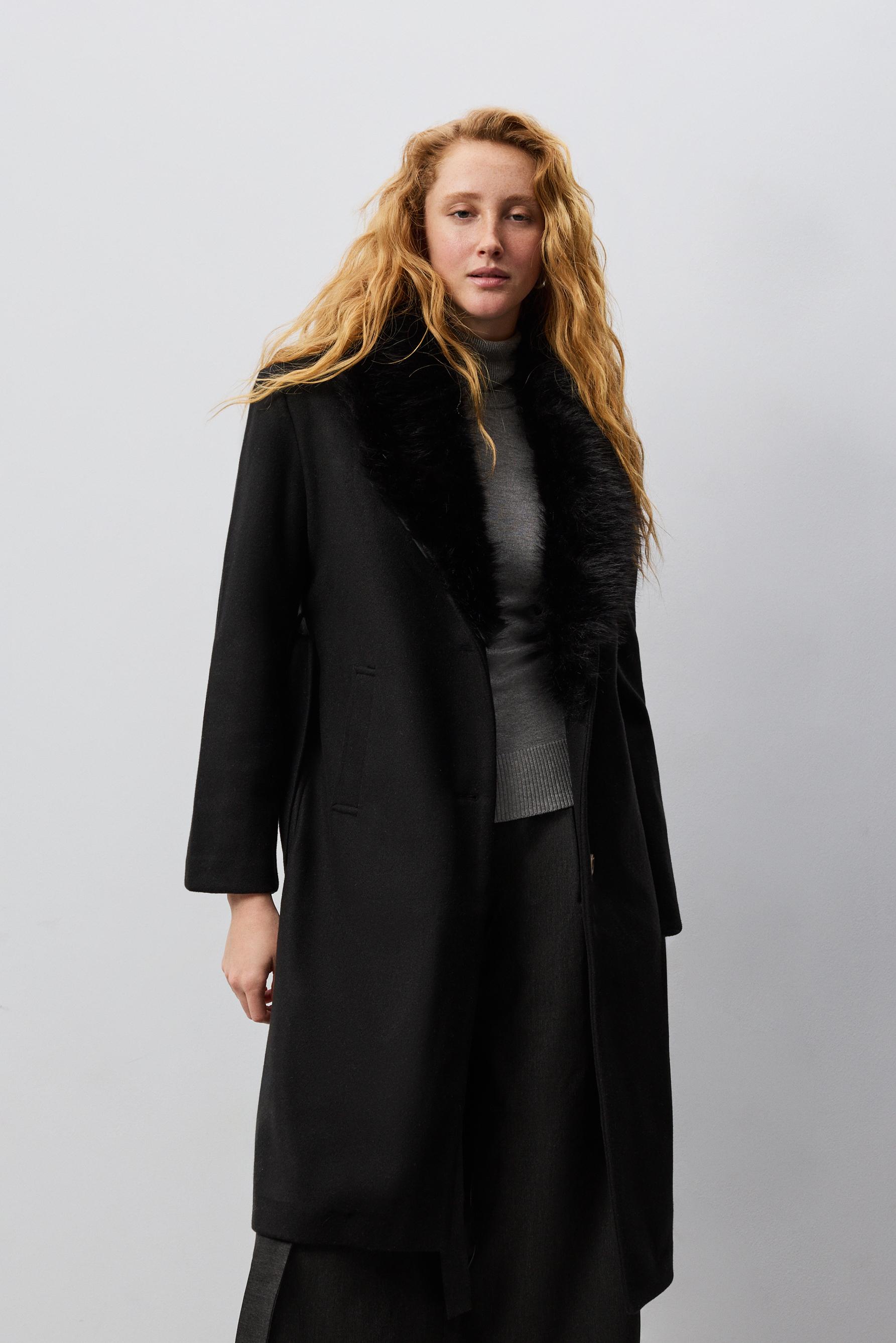 Abrigo cuello efecto pelo