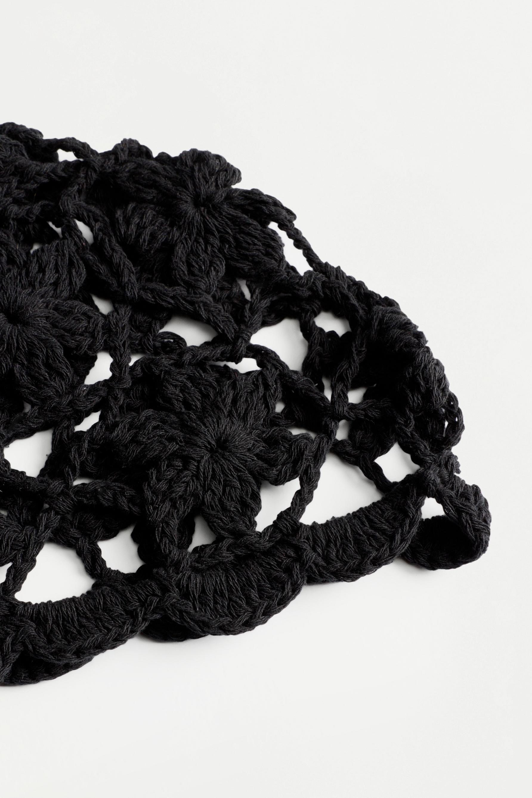 Crochet flower hat — VARIOUS
