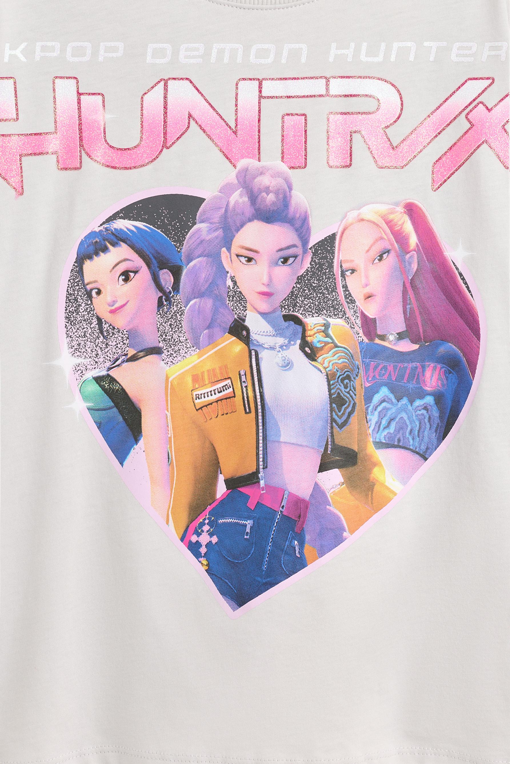 Huntrix K-Pop Demon Hunters ™/© Netflix T-shirt — GREY