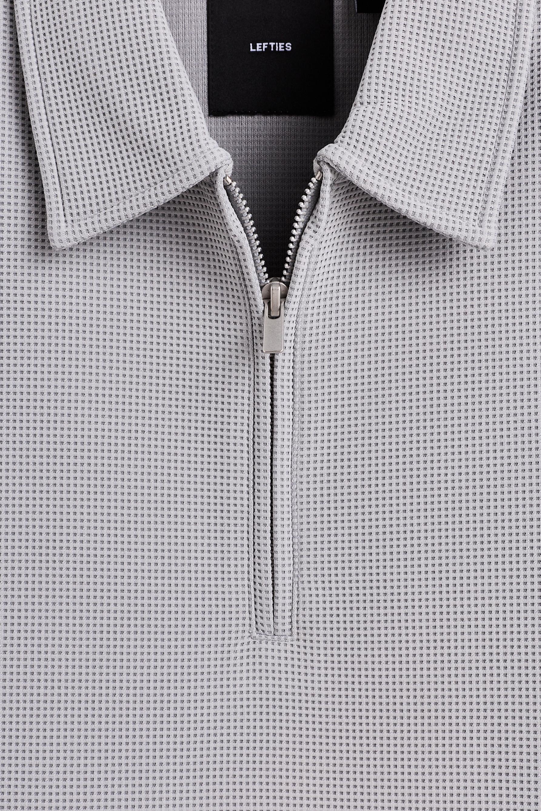 Textured zip-up polo shirt — PALE GREY