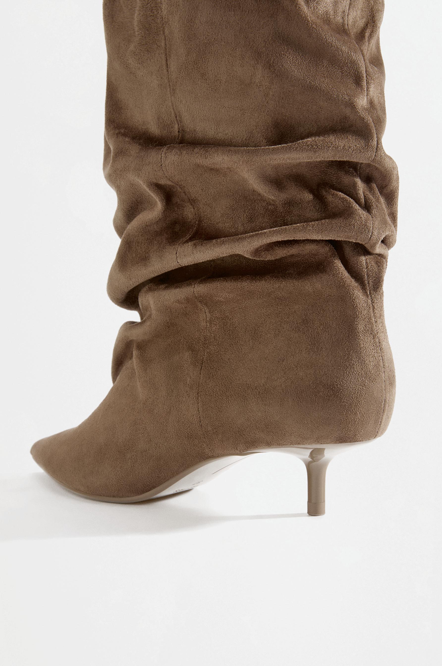 Slouchy kitten heel boots — BROWN