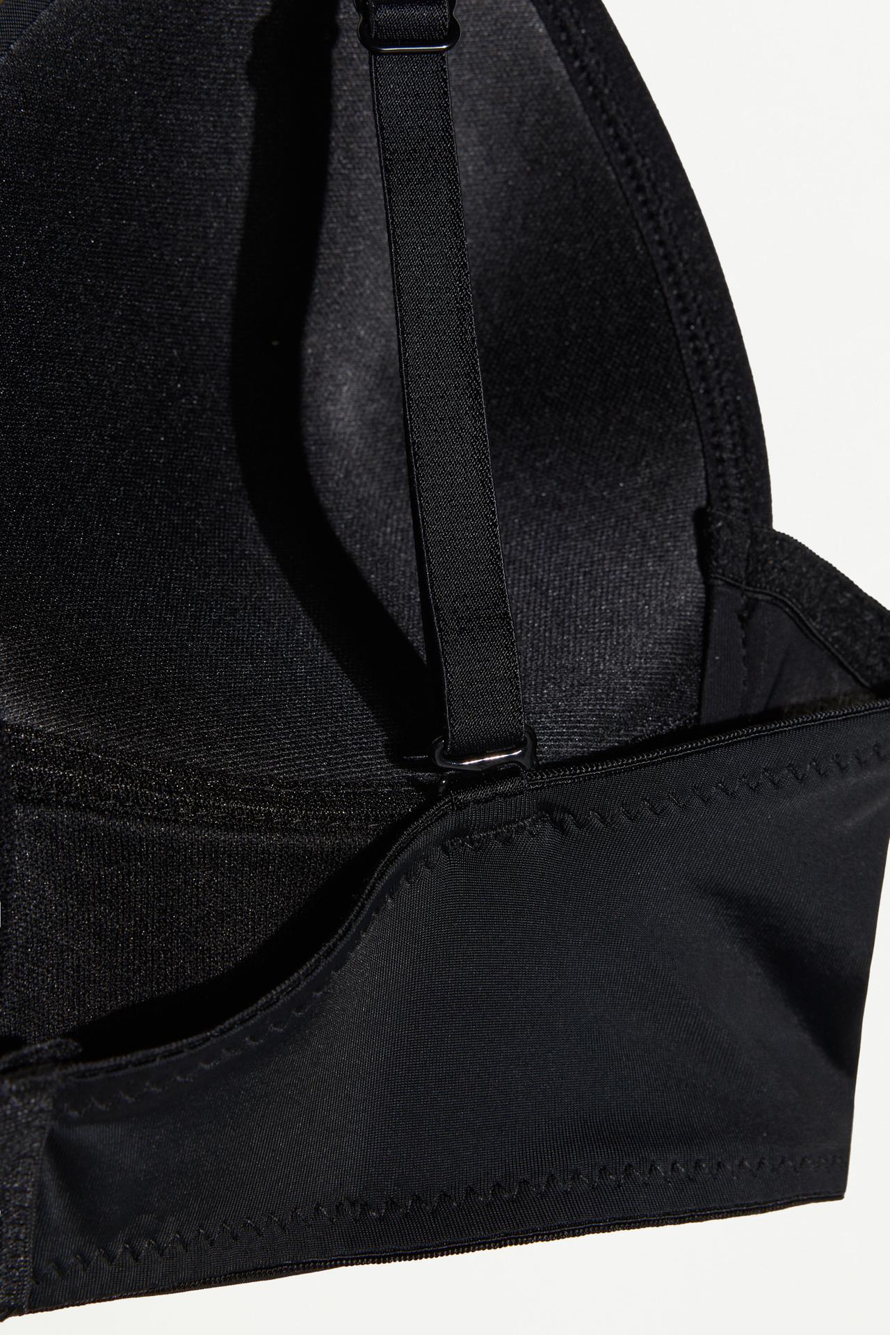 Extra plunging pre-shaped bra — BLACK