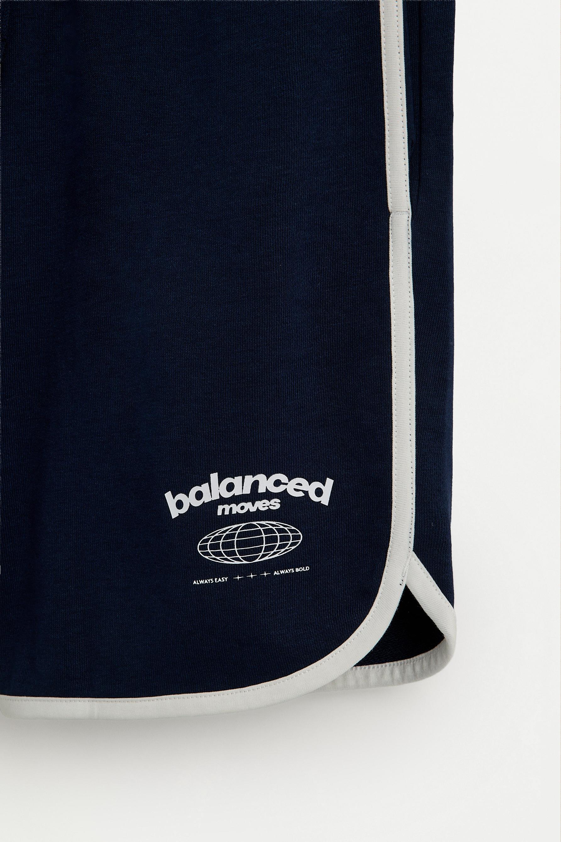 Contrast trim T-shirt and Bermuda shorts co-ord — NAVY