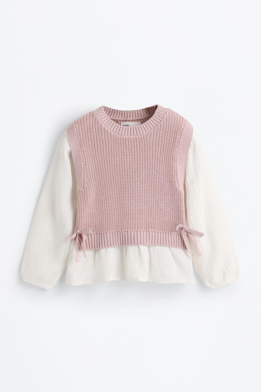 Vestă din tricot combinată cu cămașă