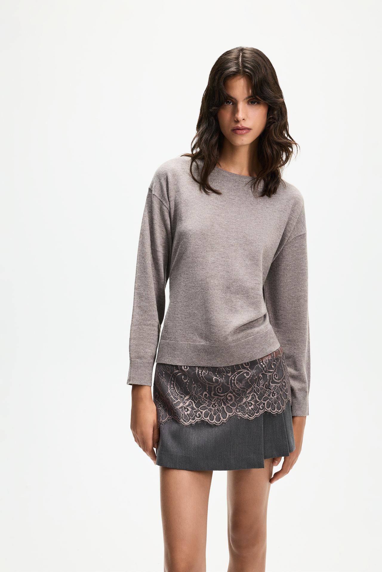 Lace hem sweater — TAUPE GREY