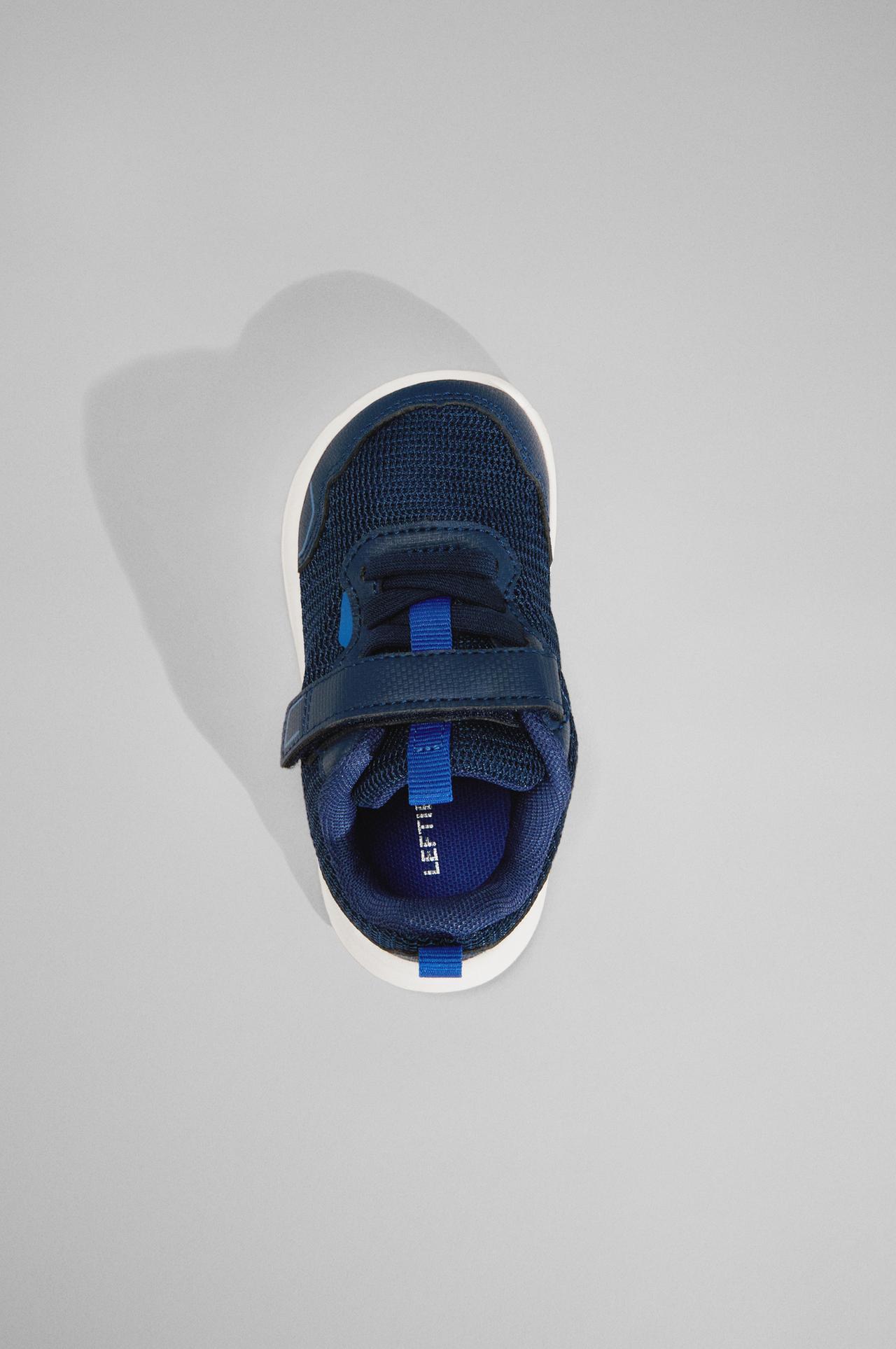 Minimalist sneakers — BLUE
