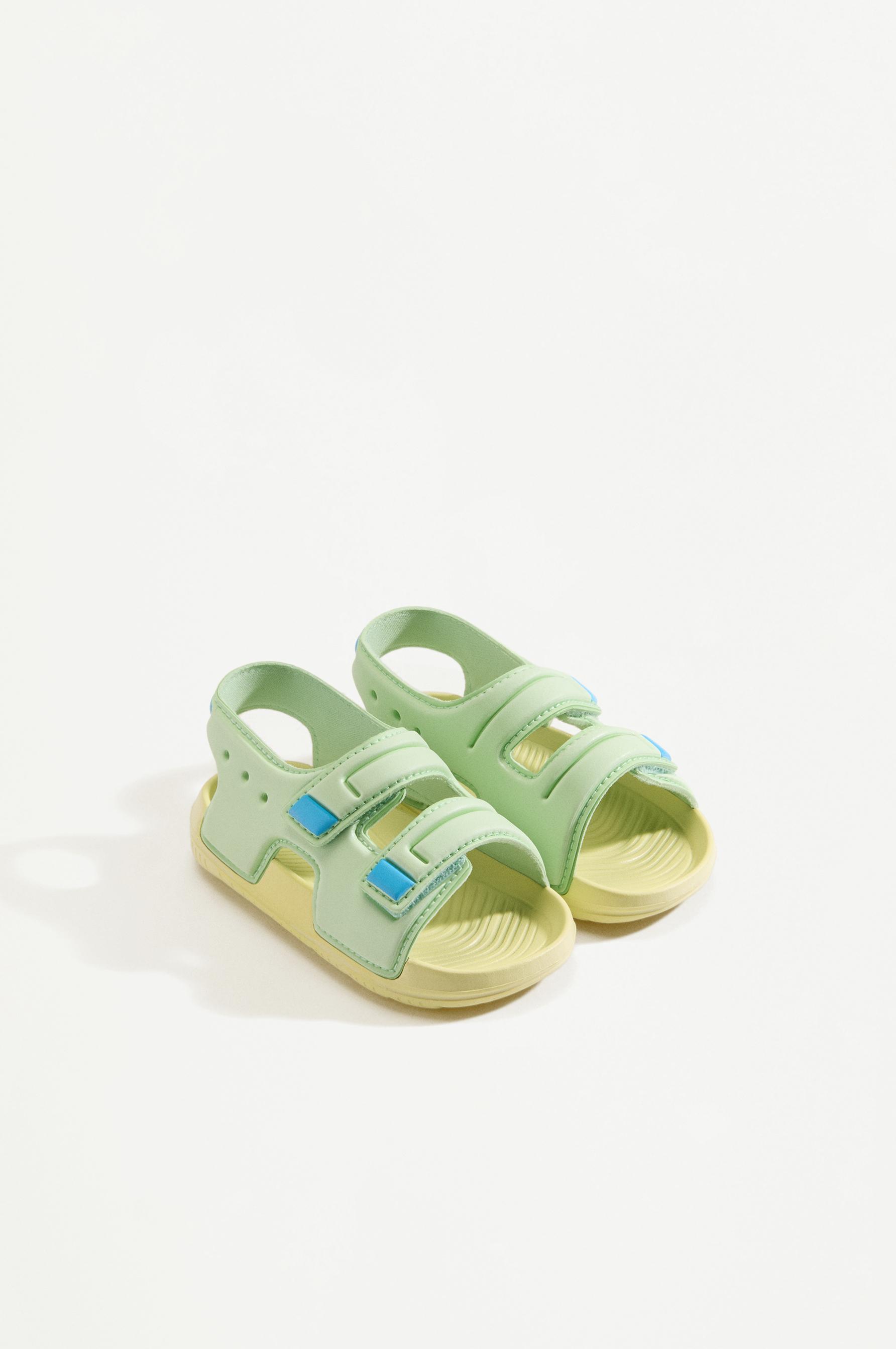 BATHROOM SANDALS — GREEN