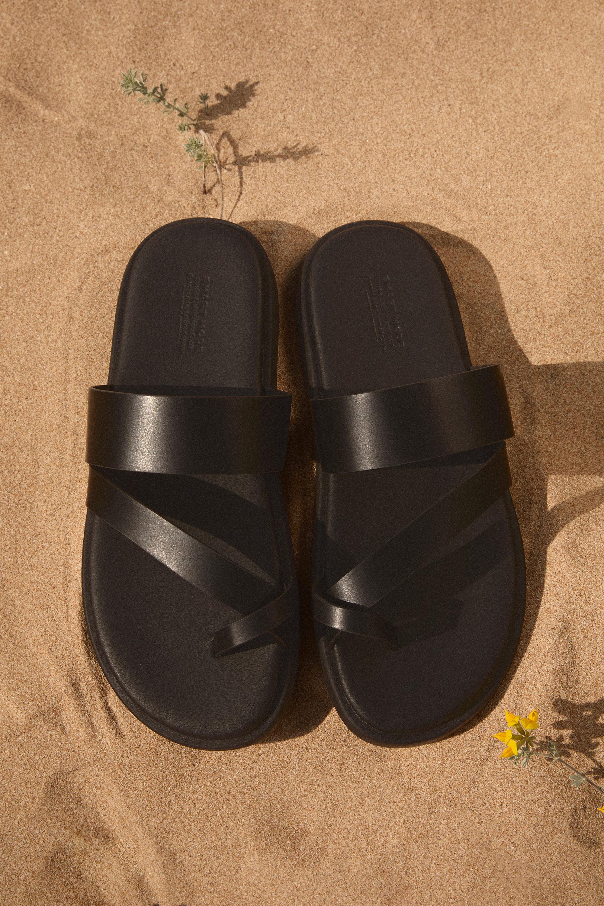 Strap sandals — BLACK