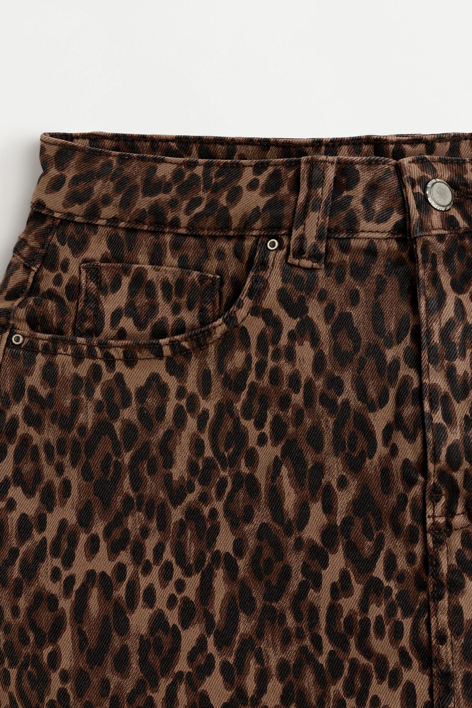 Leopard print denim skort — TAN