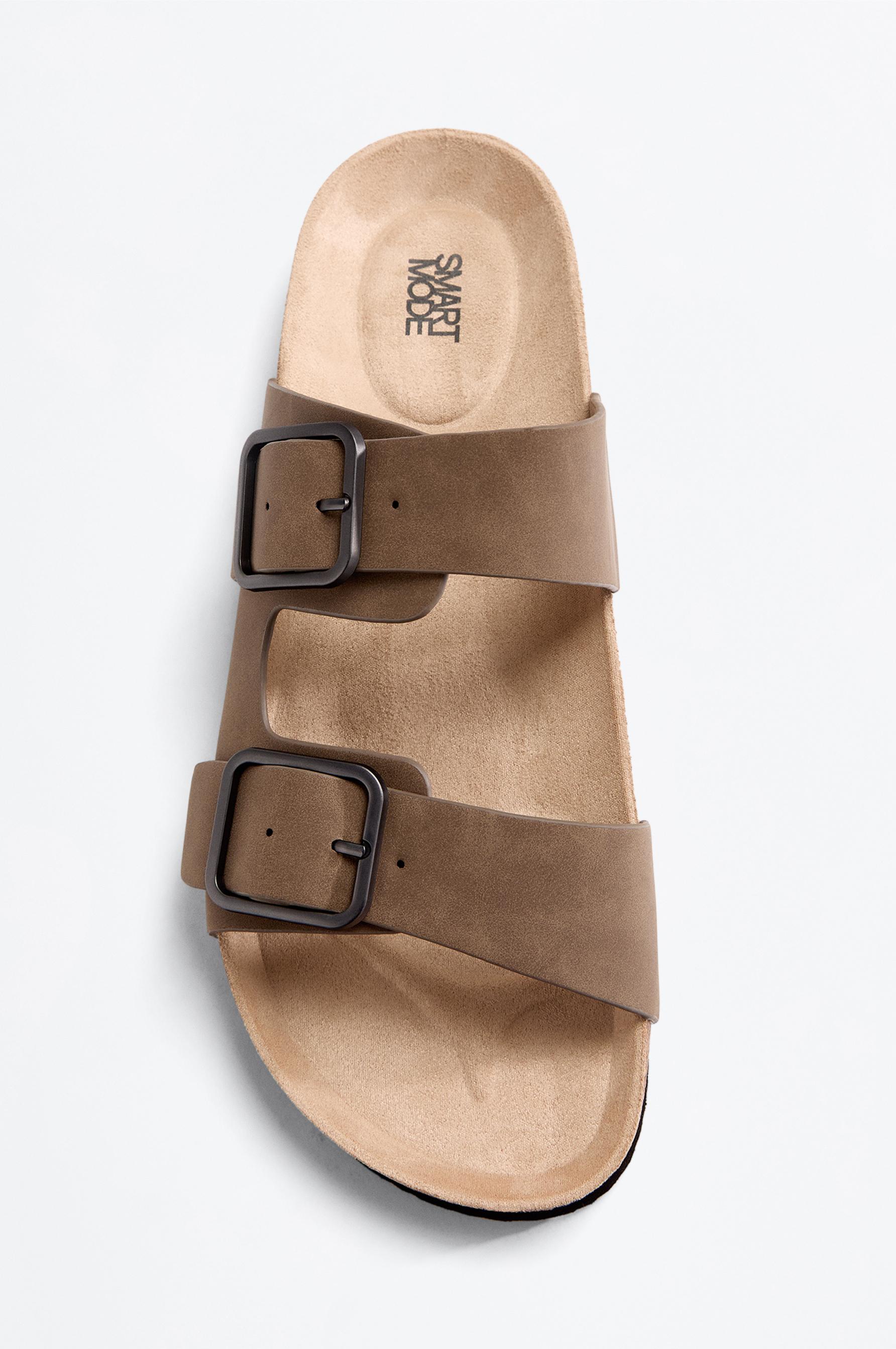 Comfort buckle sandals — BROWN