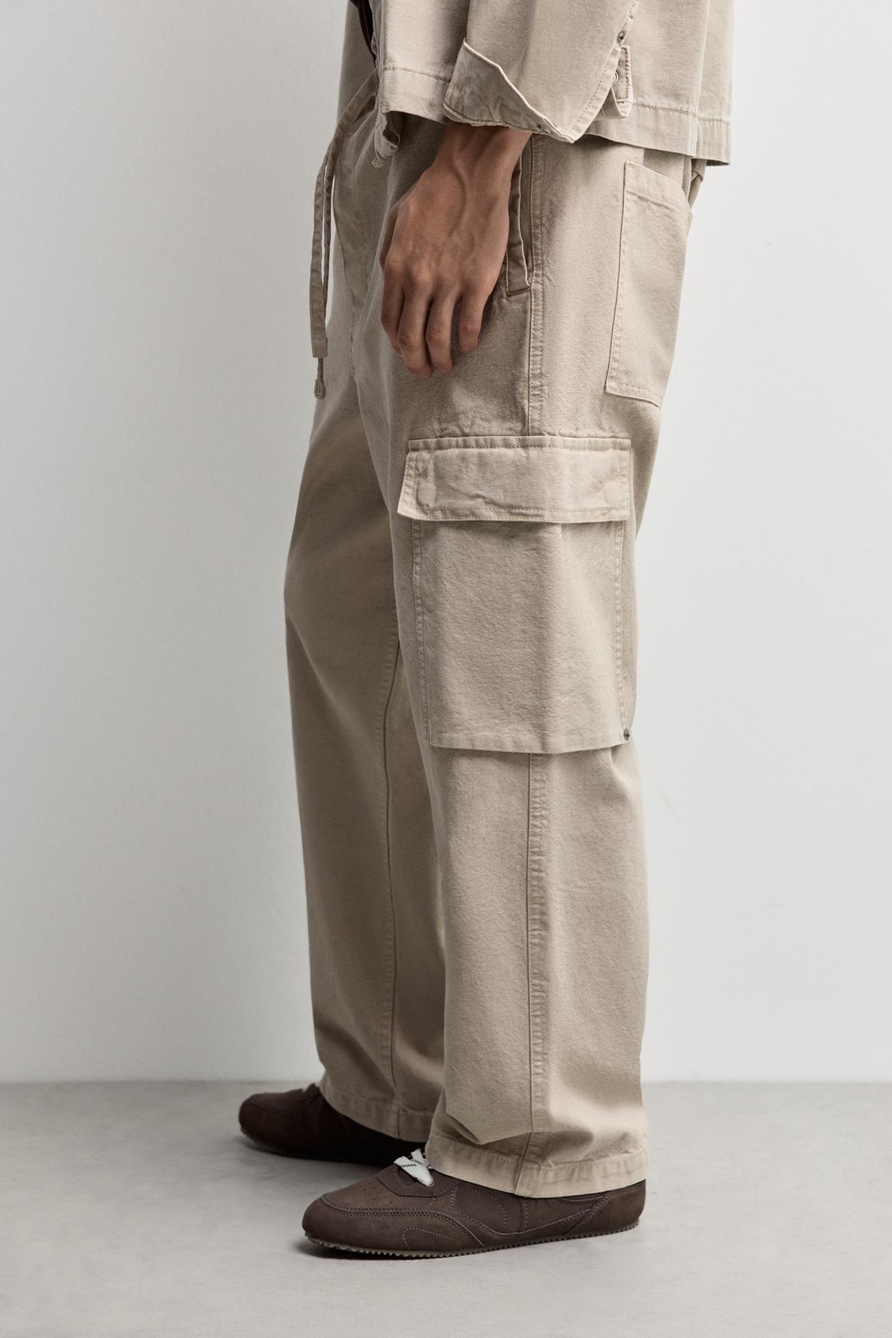 Loose-Fit Cargo Jogger Jeans — PALE OCHRE