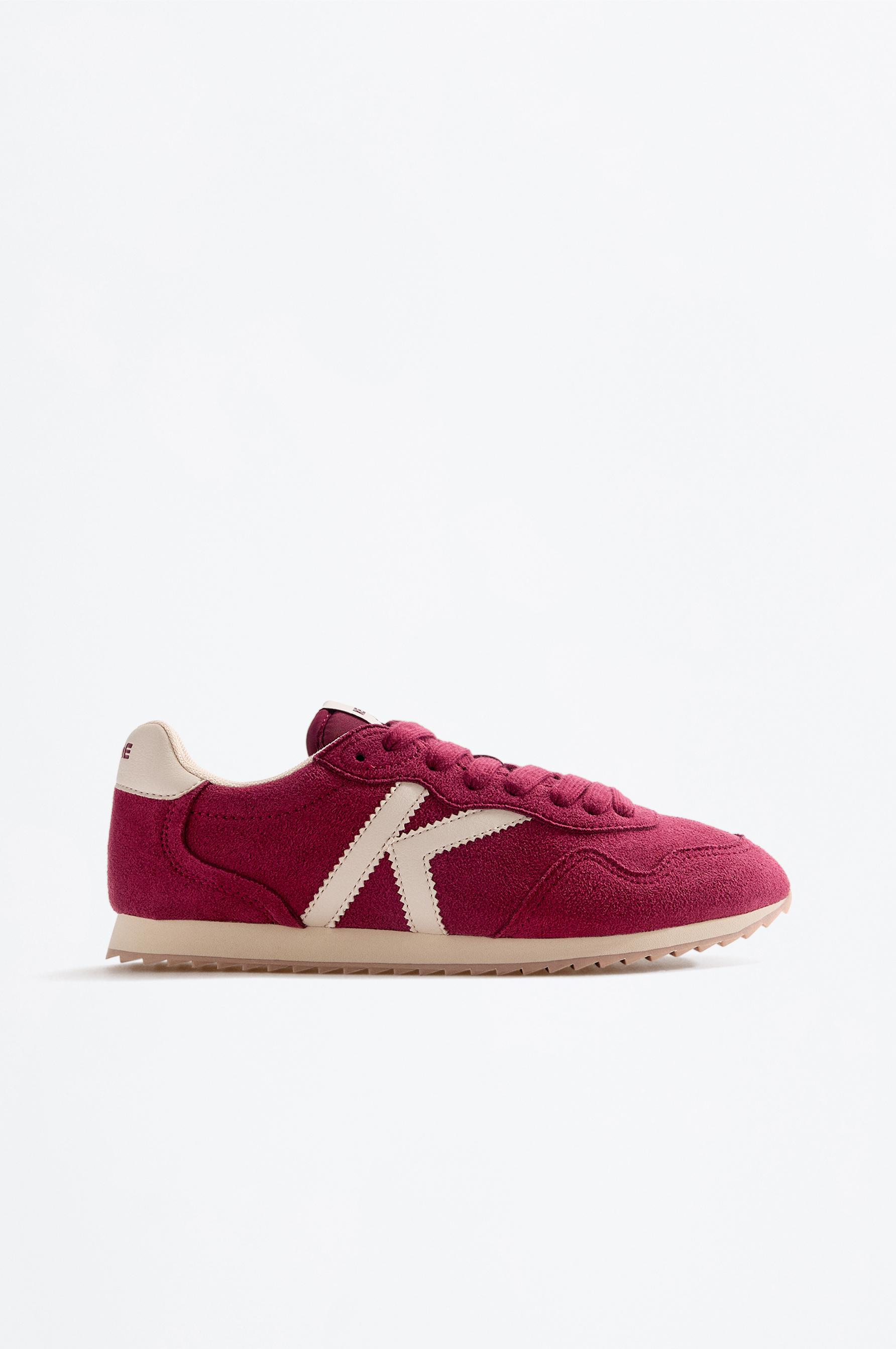 Kelme sports shoe — BURGUNDY