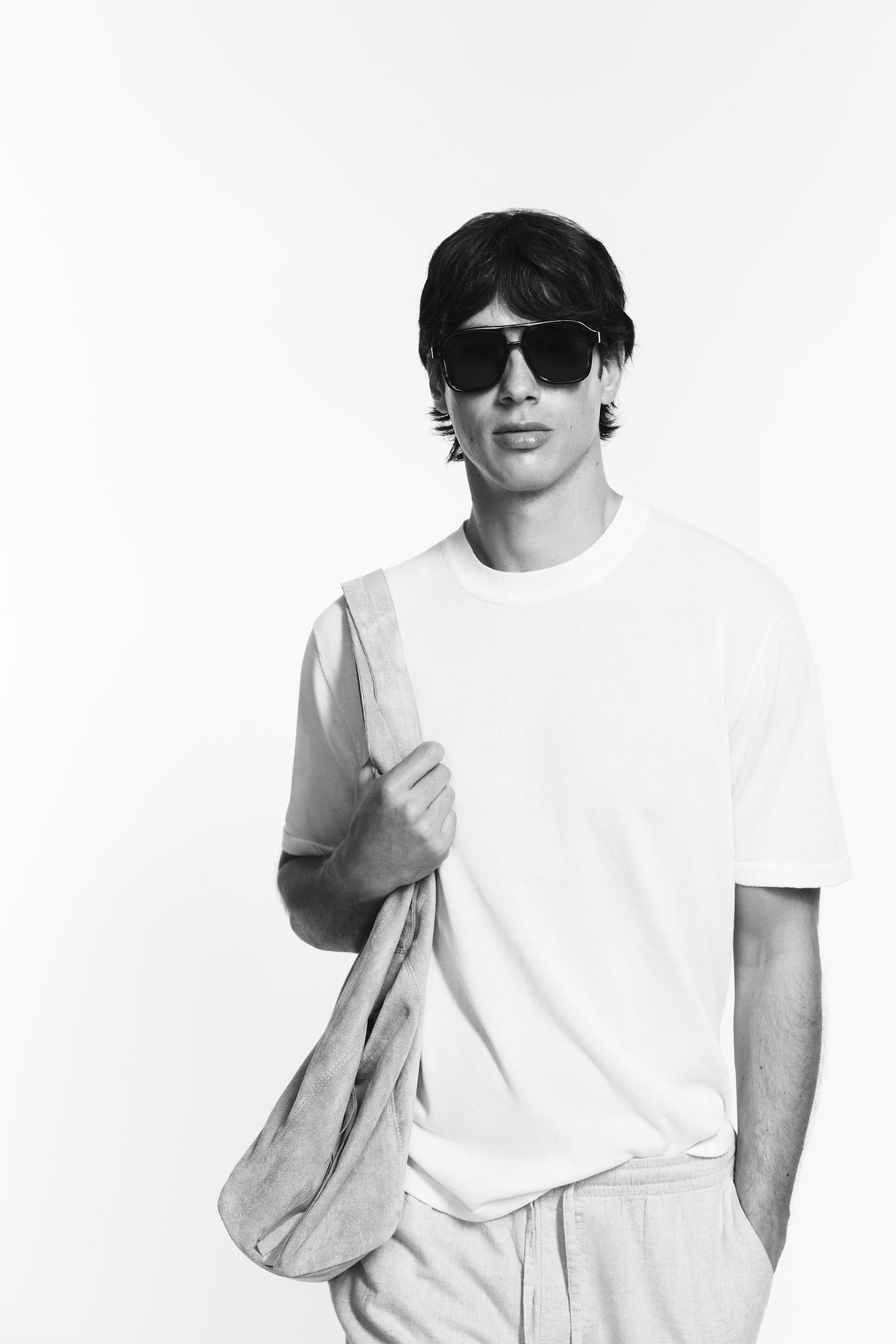 Basic knit T-shirt — OFF WHITE
