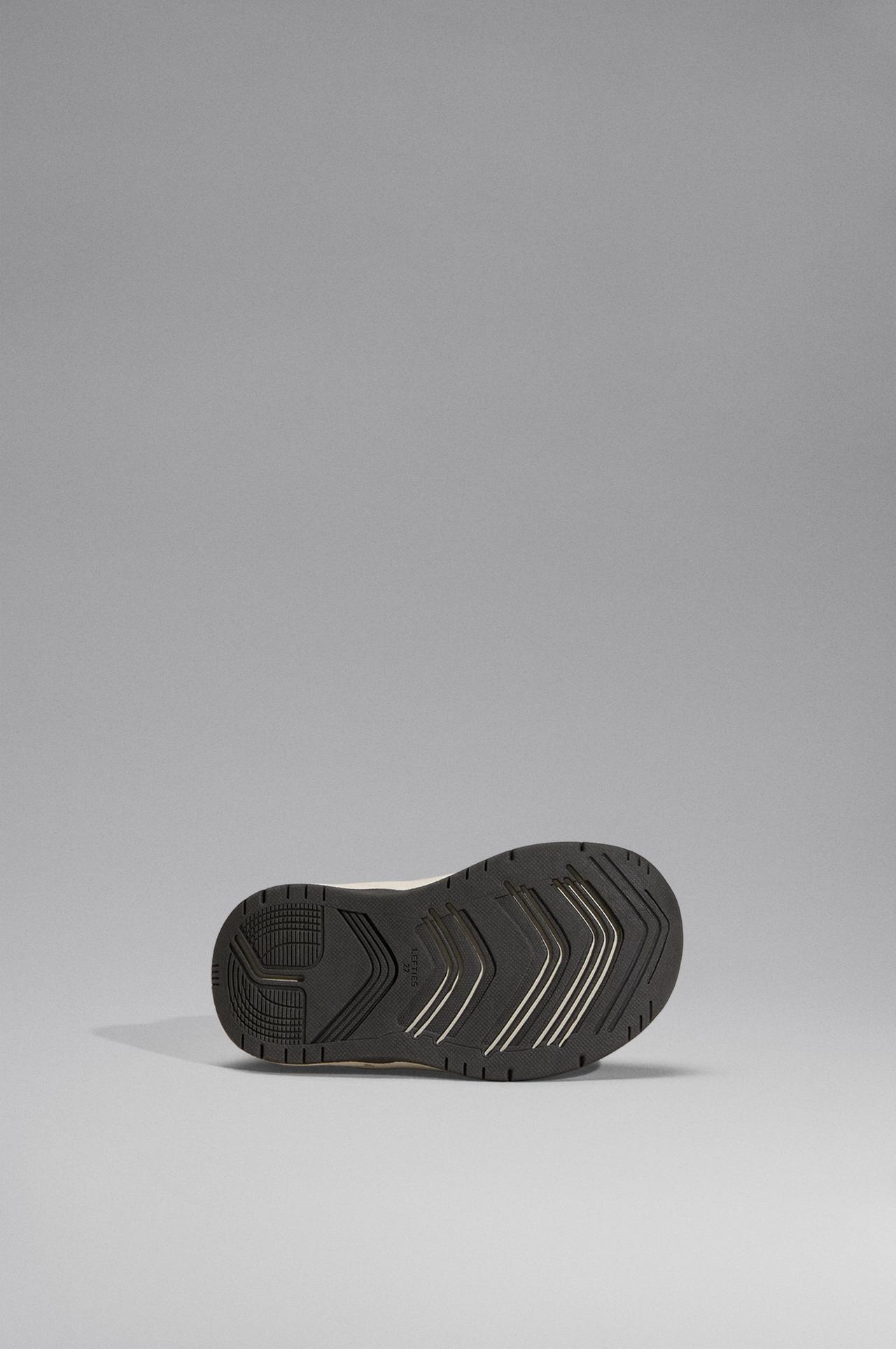 Mixed barefoot-style sneakers — 1-055