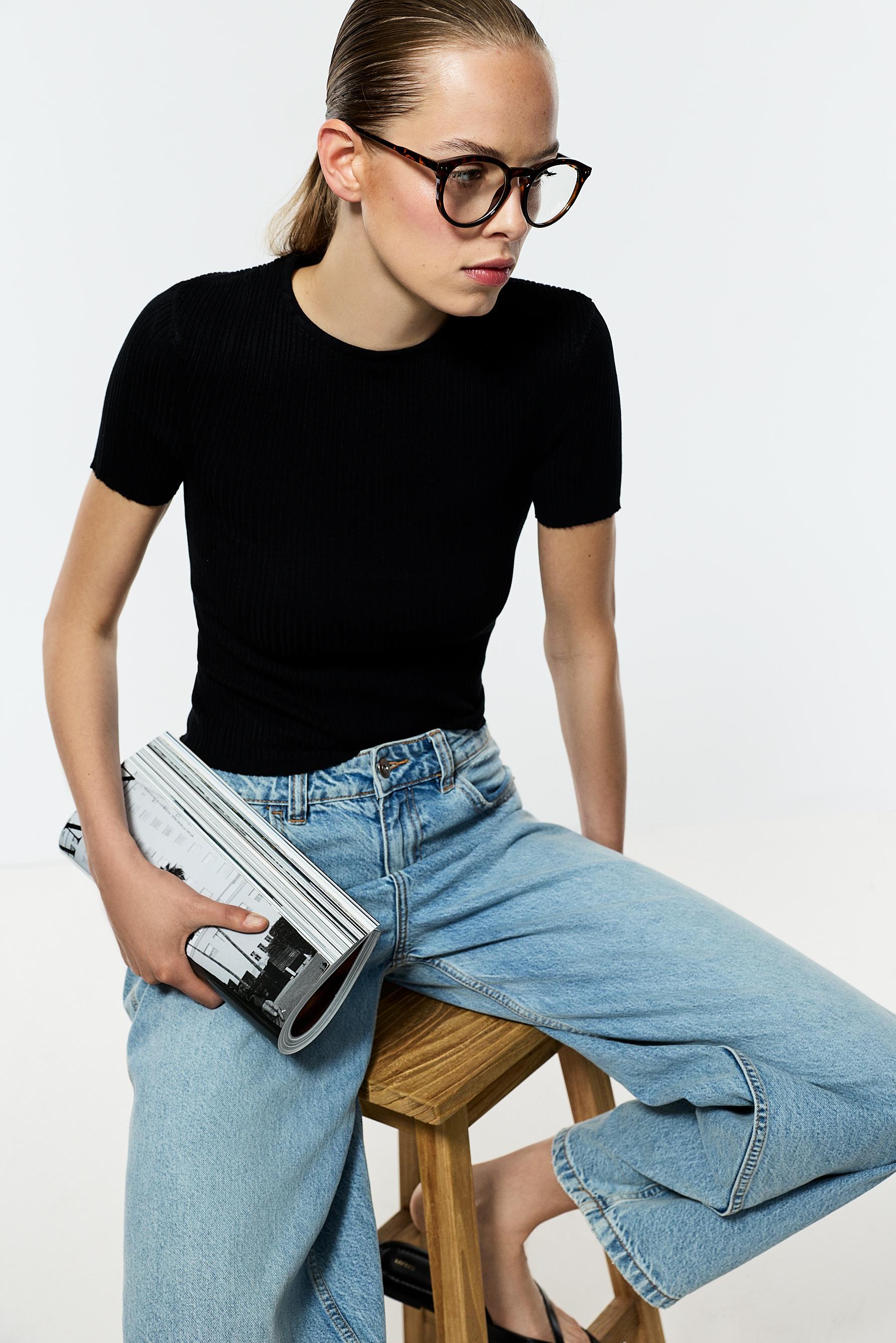 Basic ribbed knit top — BLACK