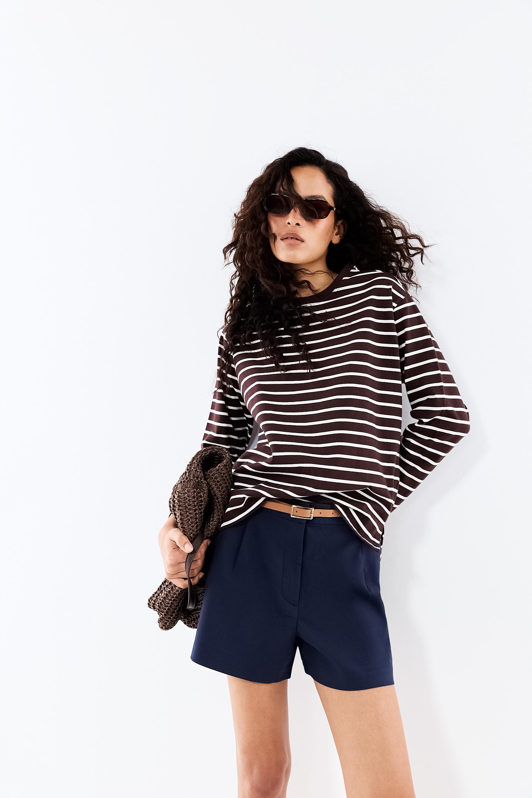 Pleated shorts — NAVY