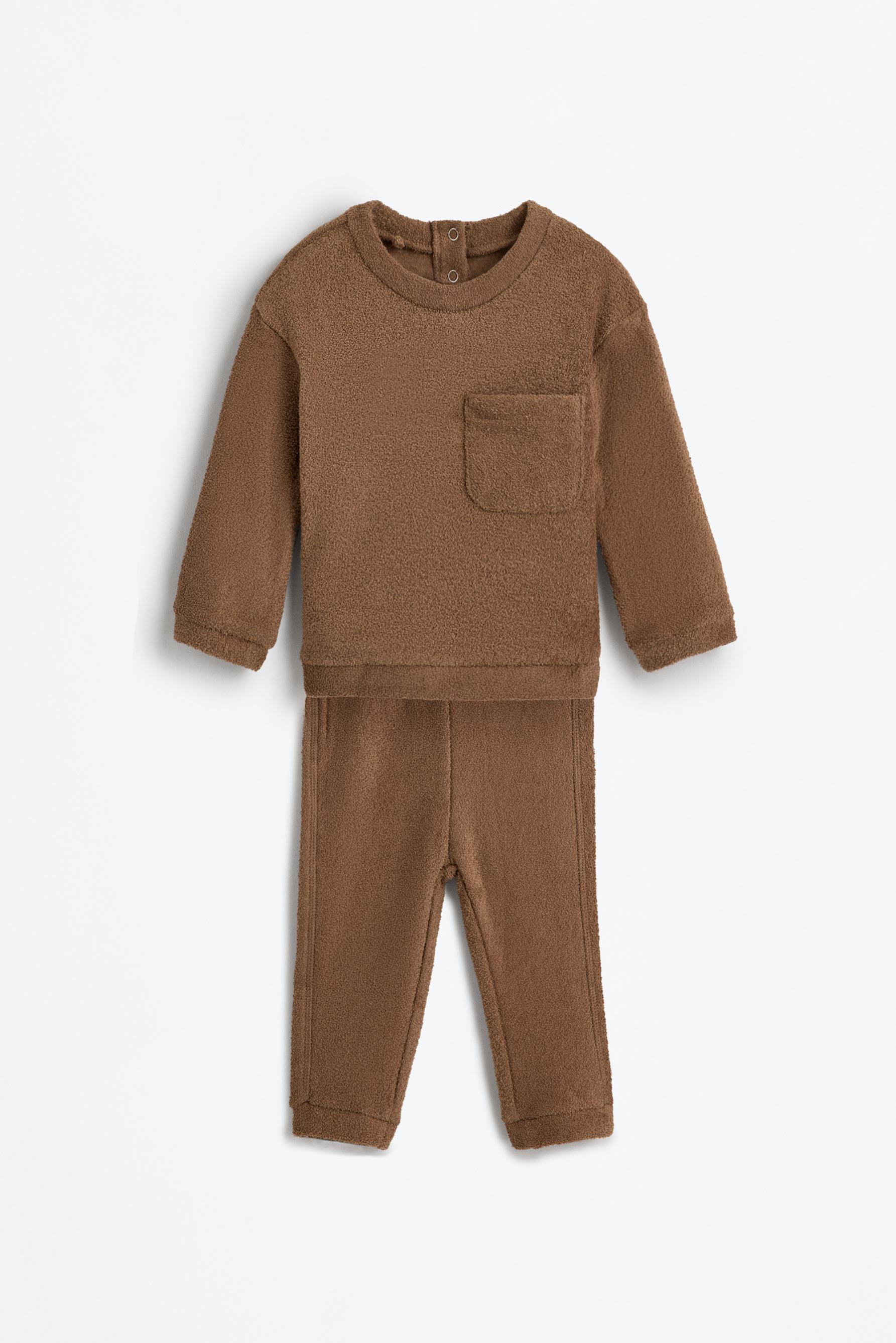 Conjunto efecto toalla sudadera y pantalón