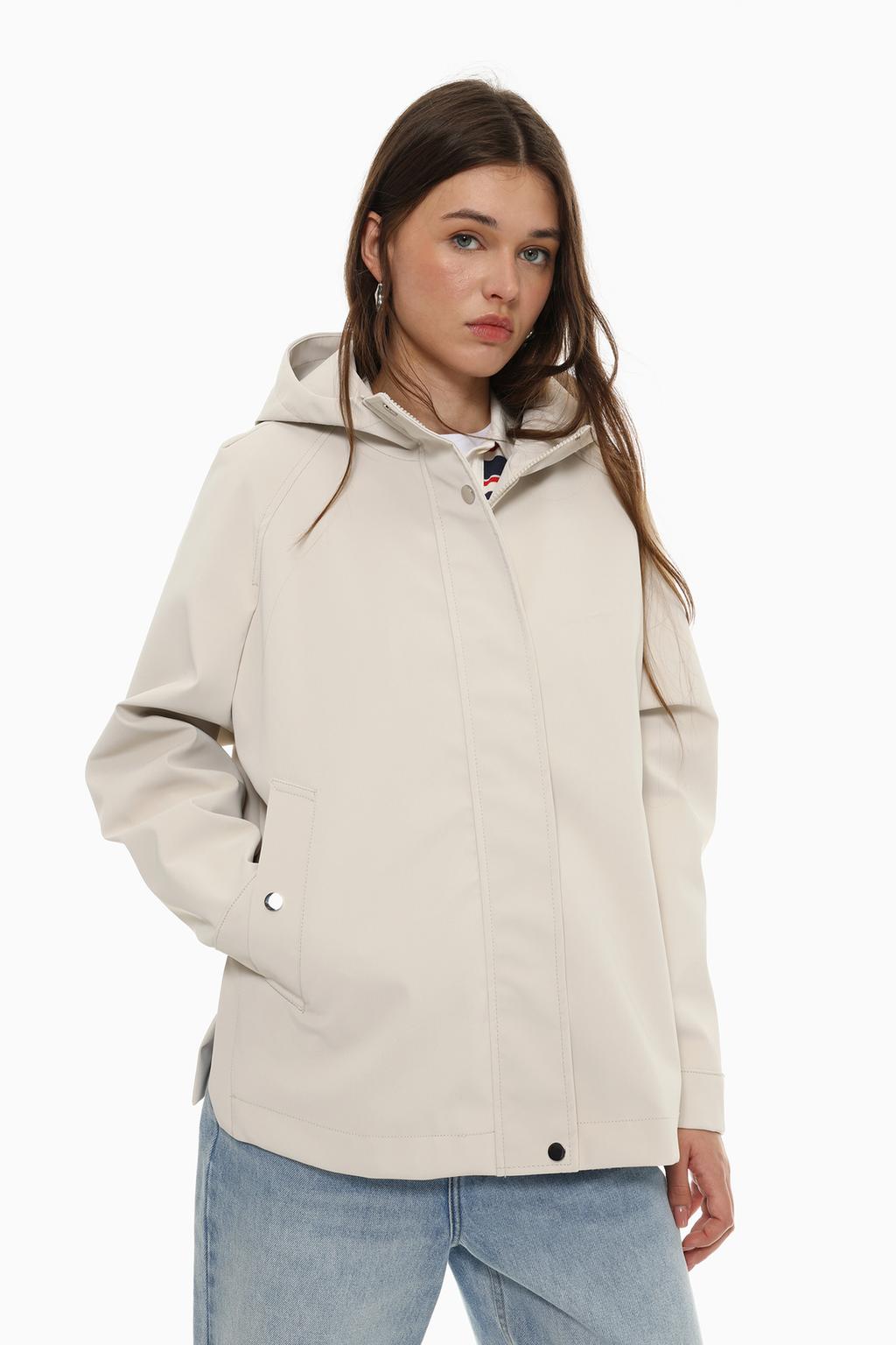 Parka corta engomada
