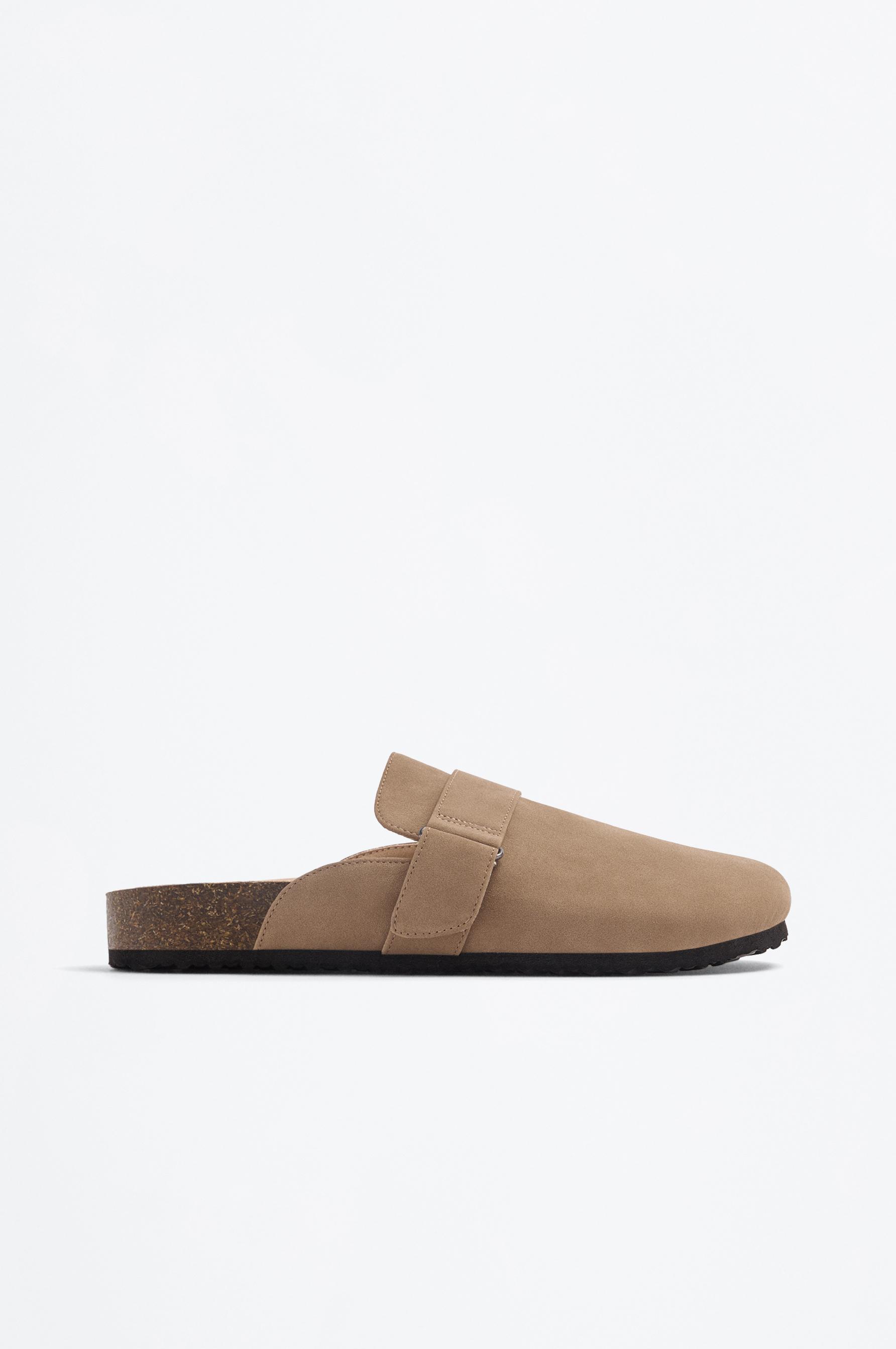 Zapato zueco efecto suede