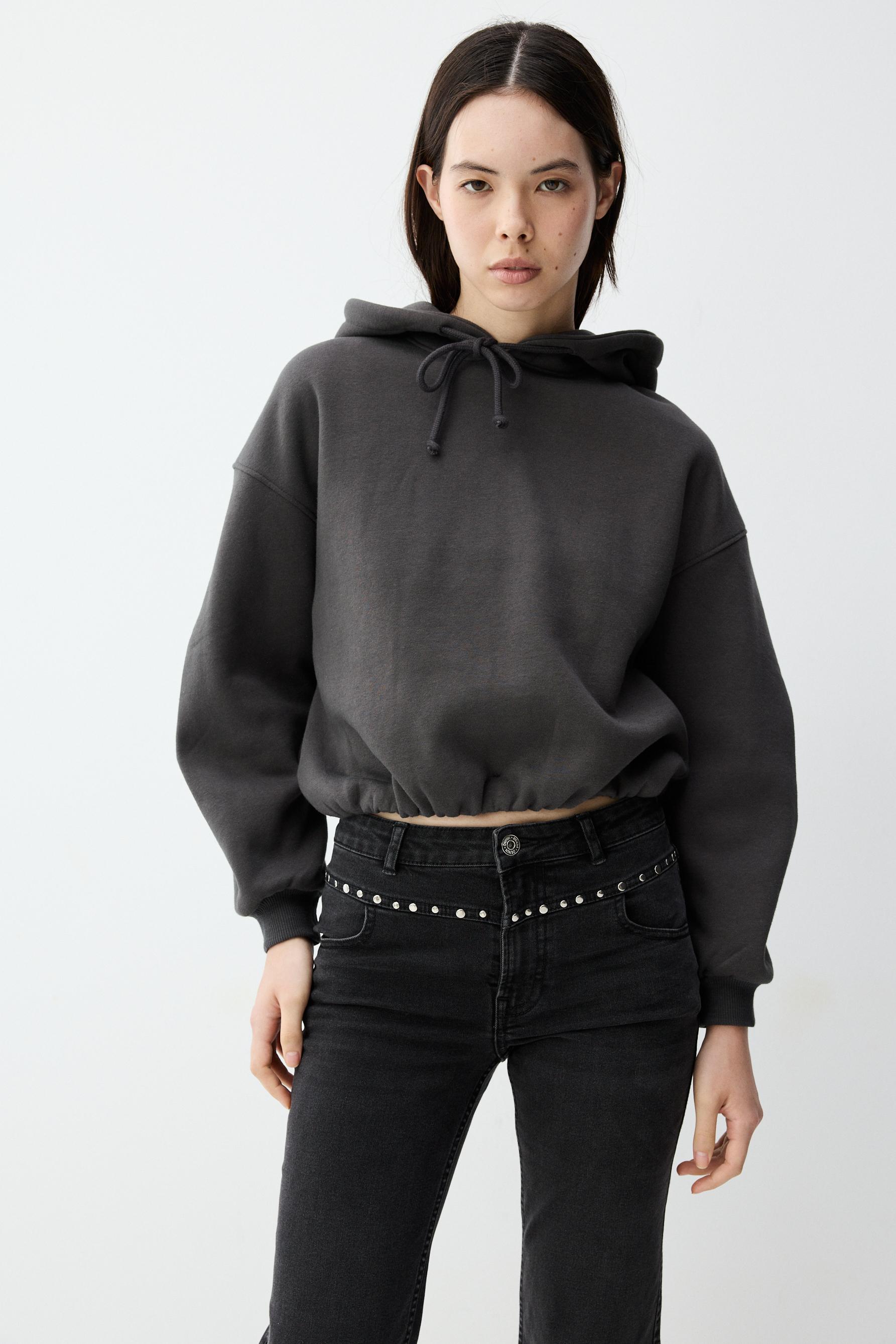 Sudadera cropped cuello capucha
