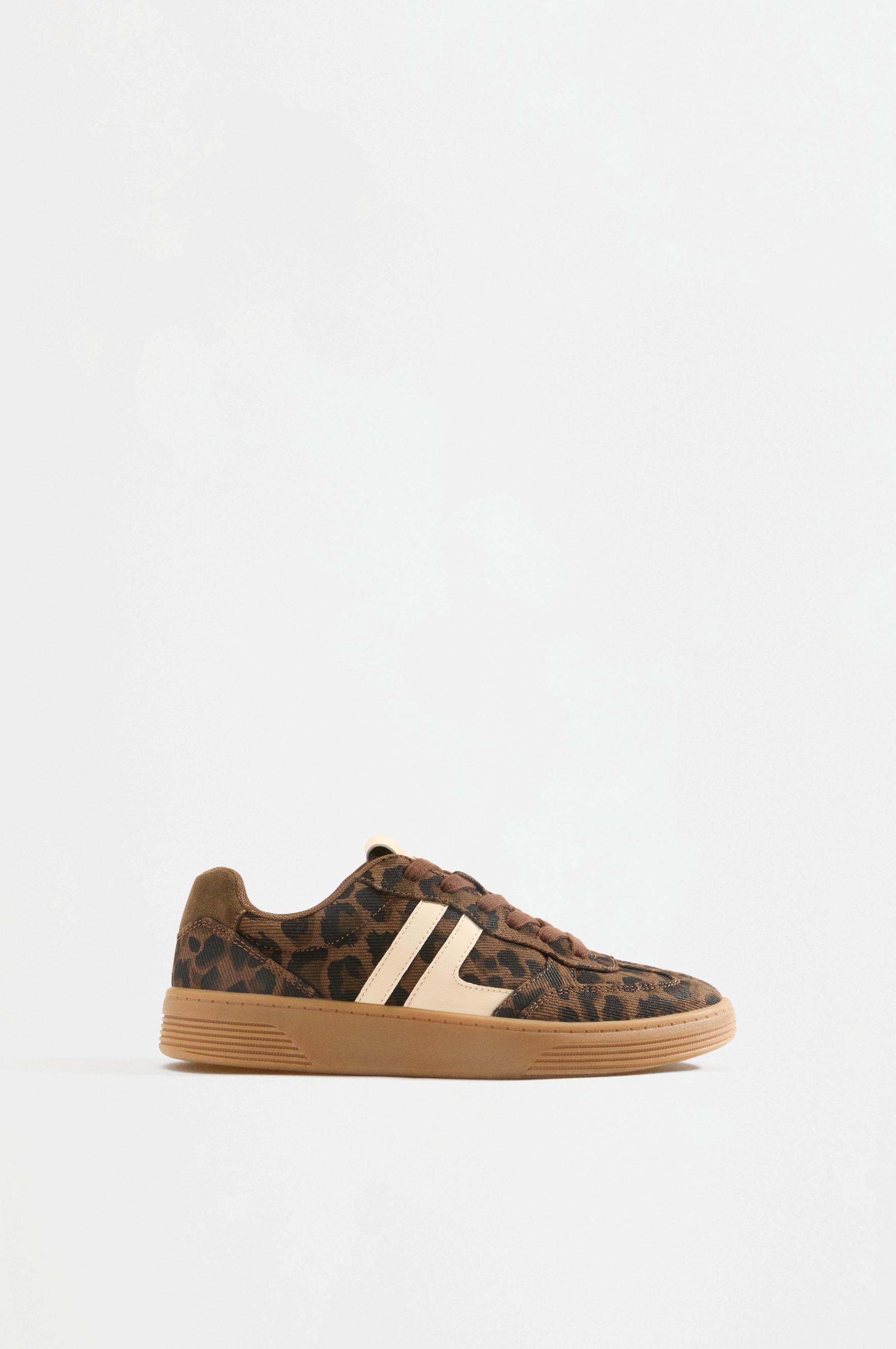 Animal print sneaker with side detail — LEOPARD