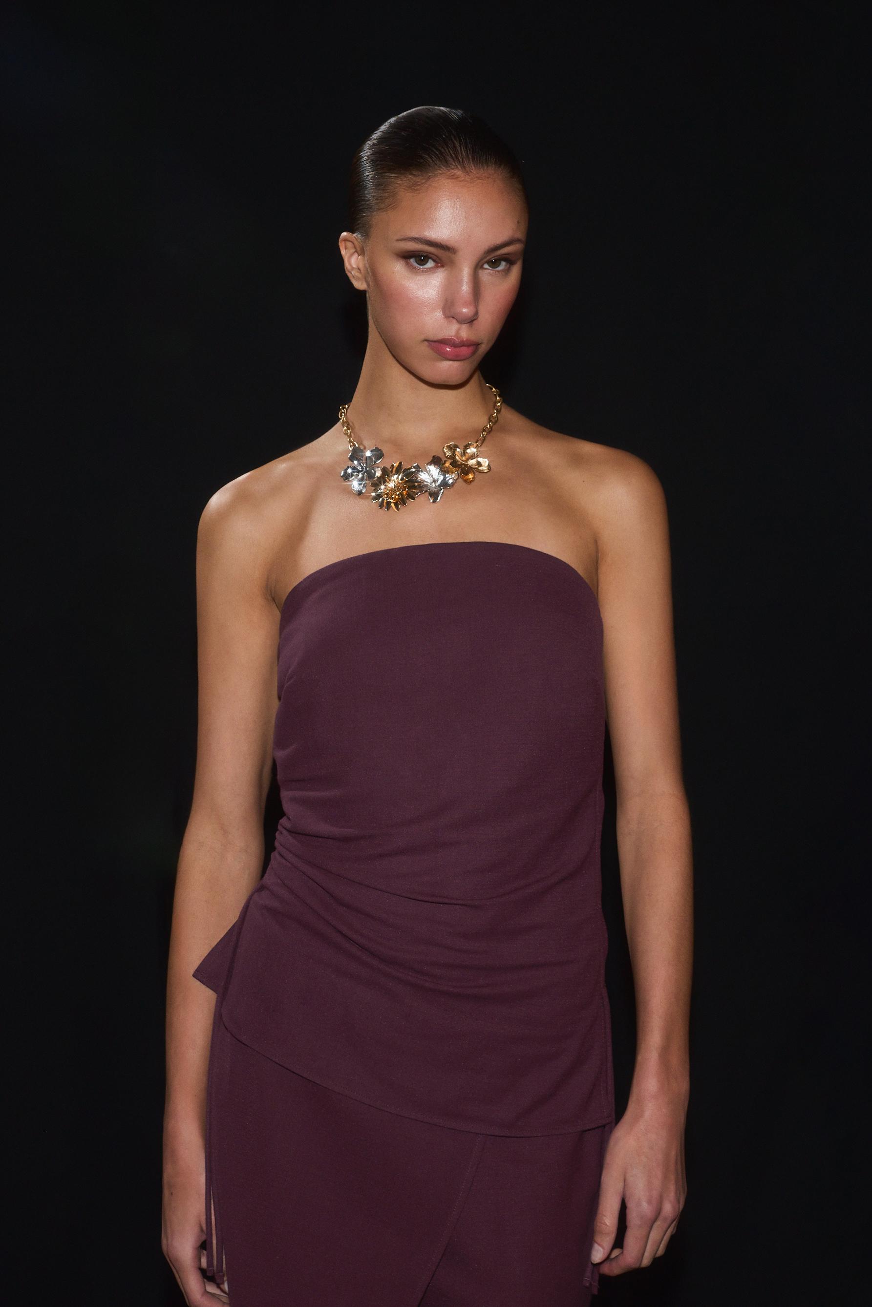 Top palabra de honor fruncidos