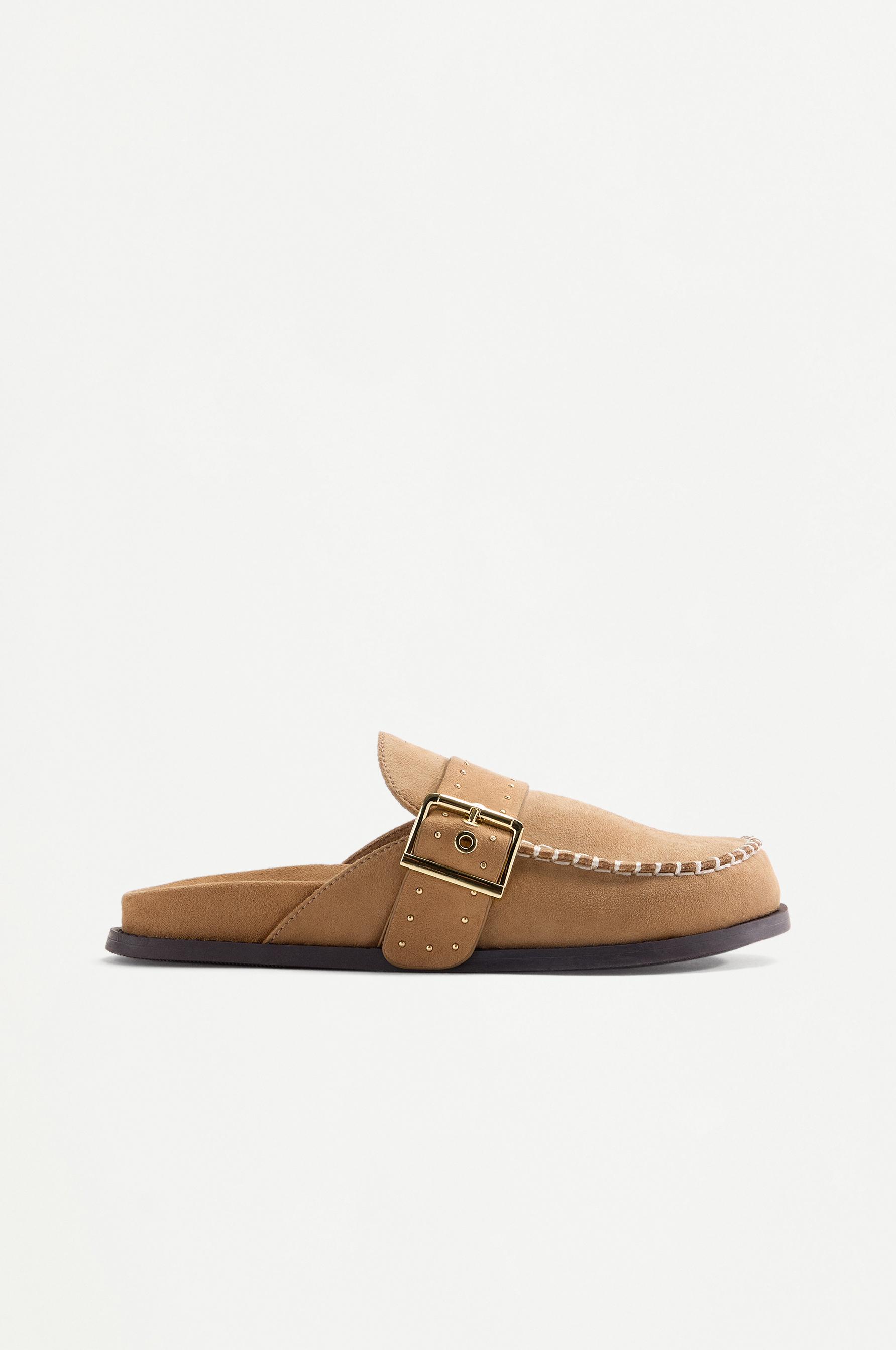Zueco hebilla piel - Zapatillas - ZAPATOS - Hombre | LEFTIES España