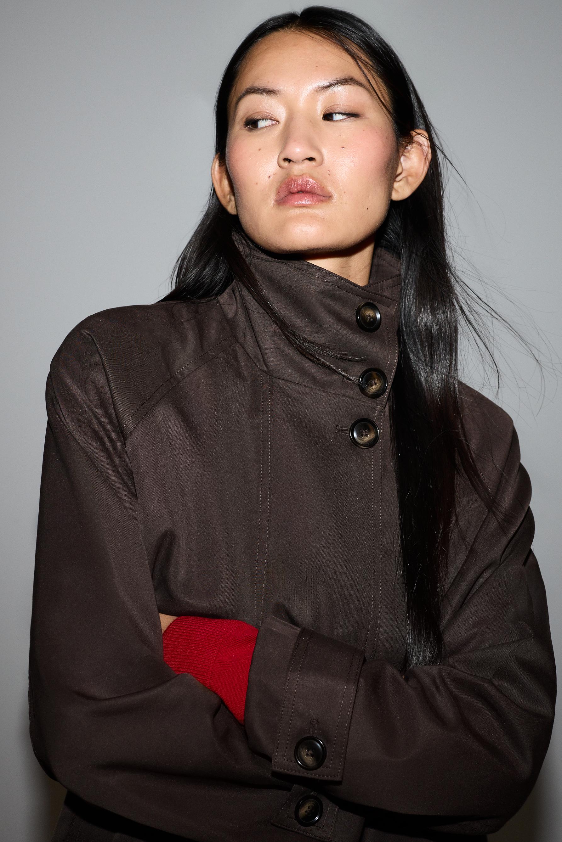 Short trench coat with tie belt — CHOCOLATE