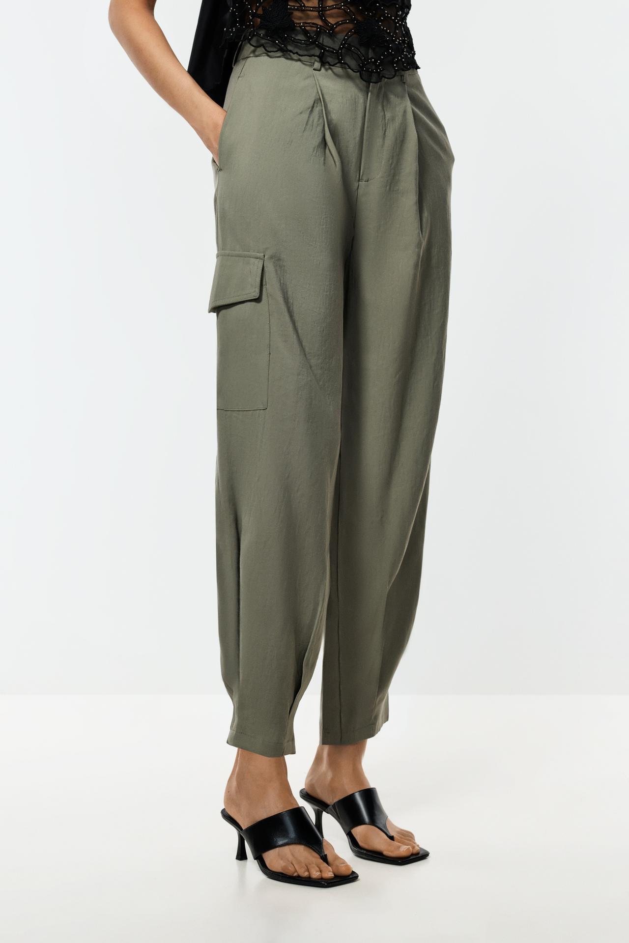 Cargo trousers with fitted hem — PALE KHAKI