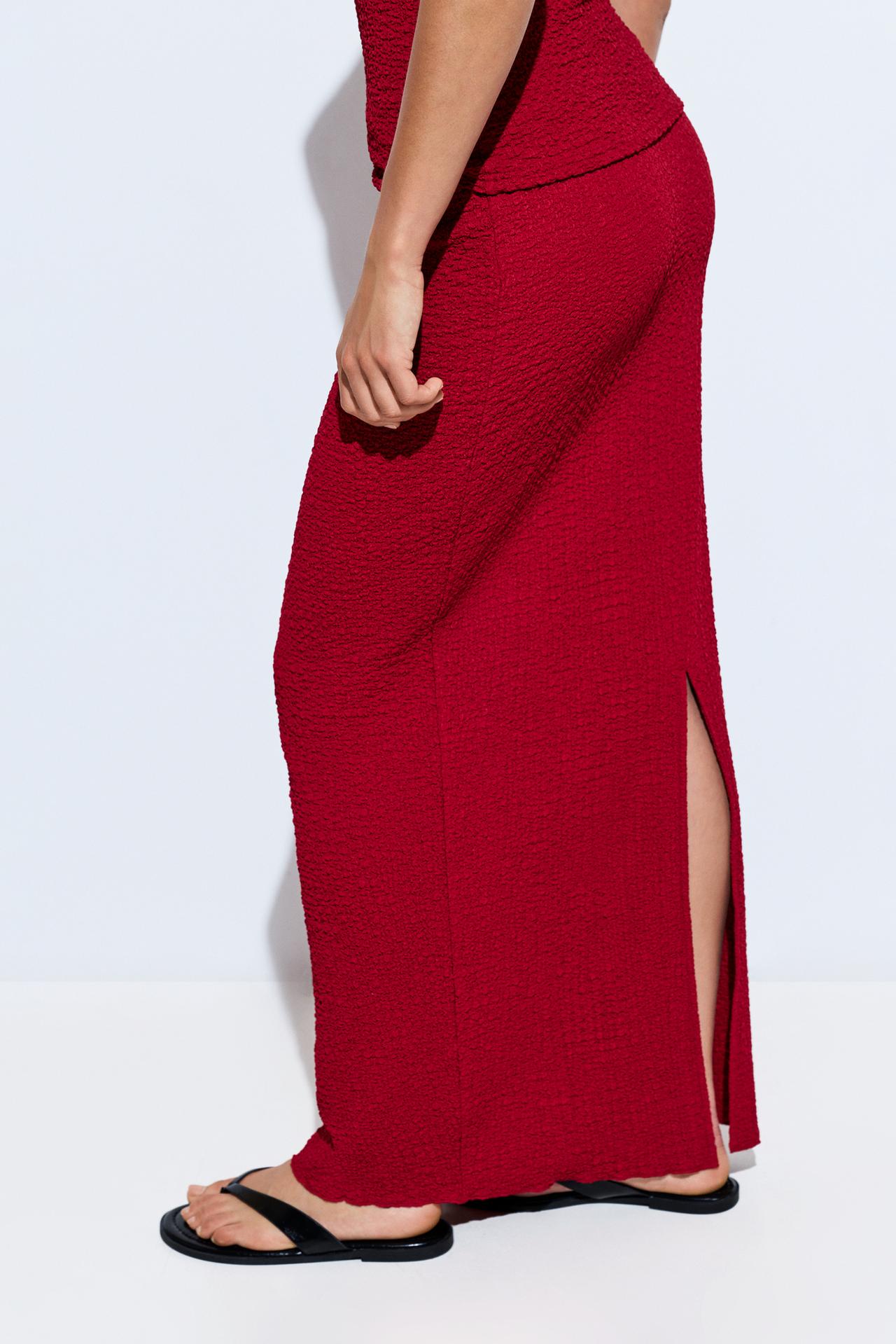 Textured midi skirt — RED