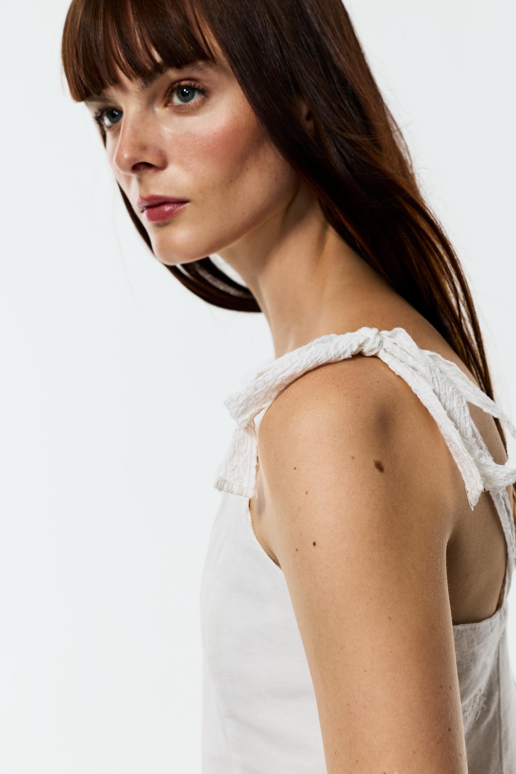 Embroidered short dress — WHITE