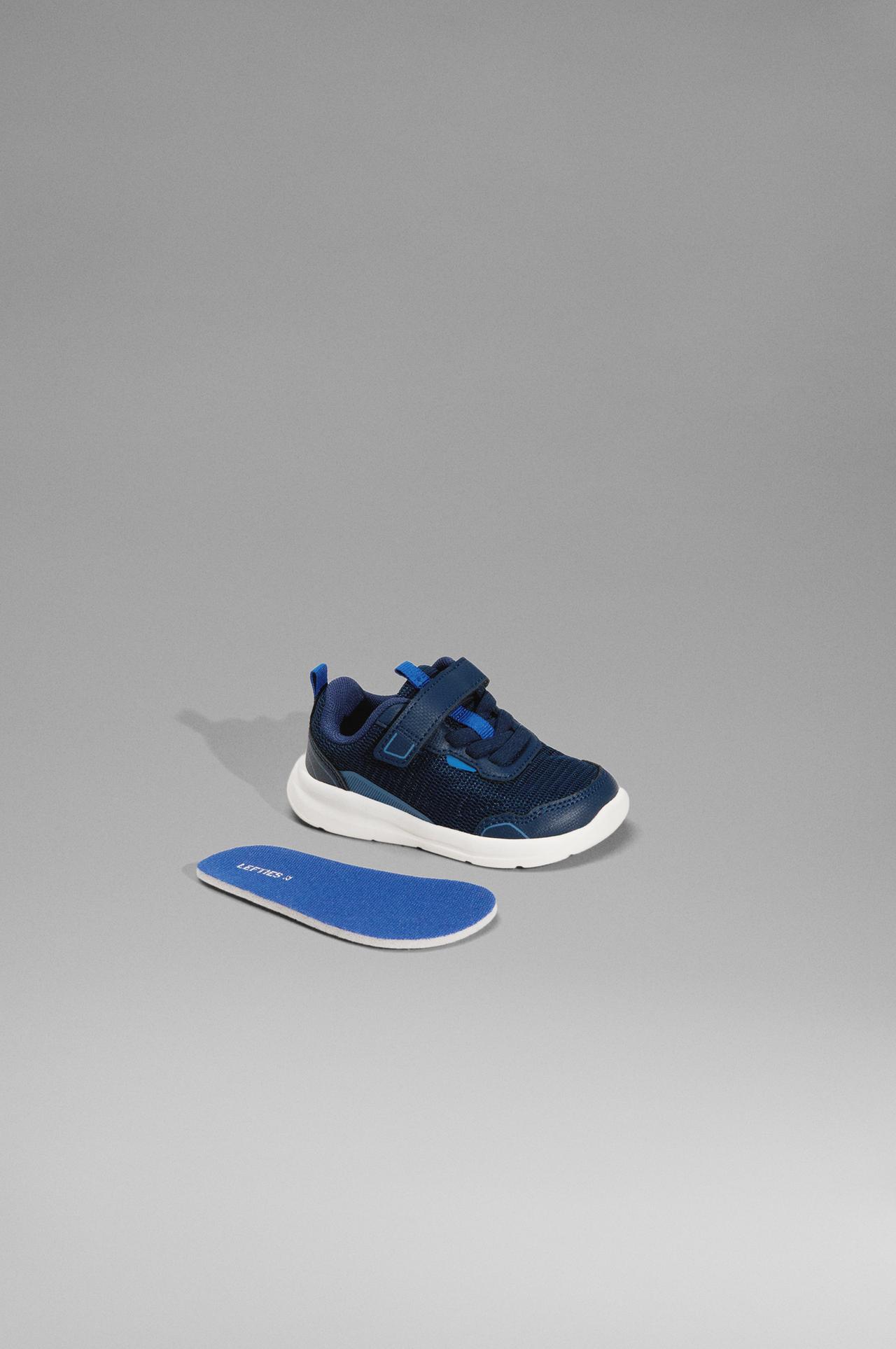 Minimalist sneakers — BLUE
