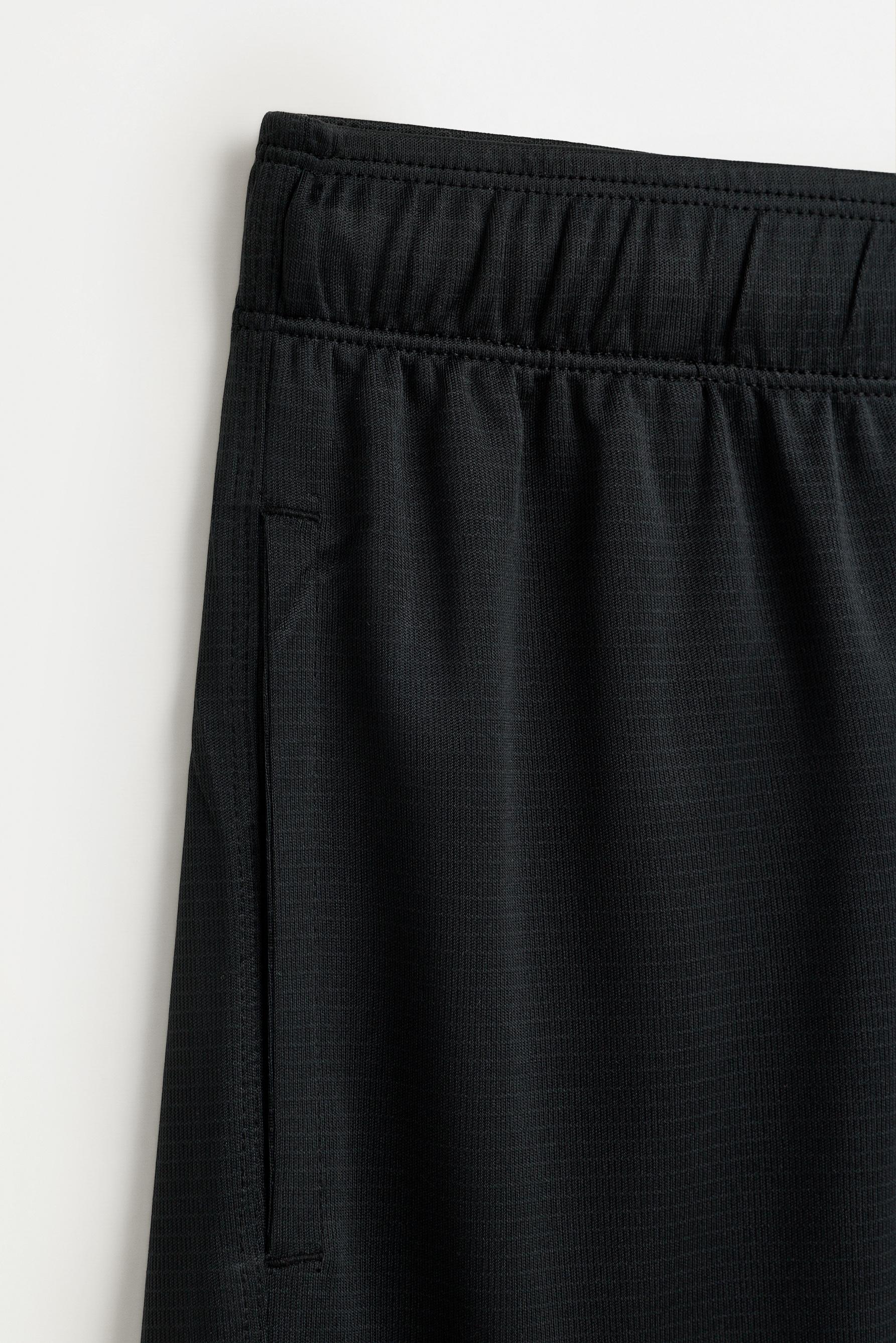 Sleeveless sports co-ord with Bermuda shorts — BLACK
