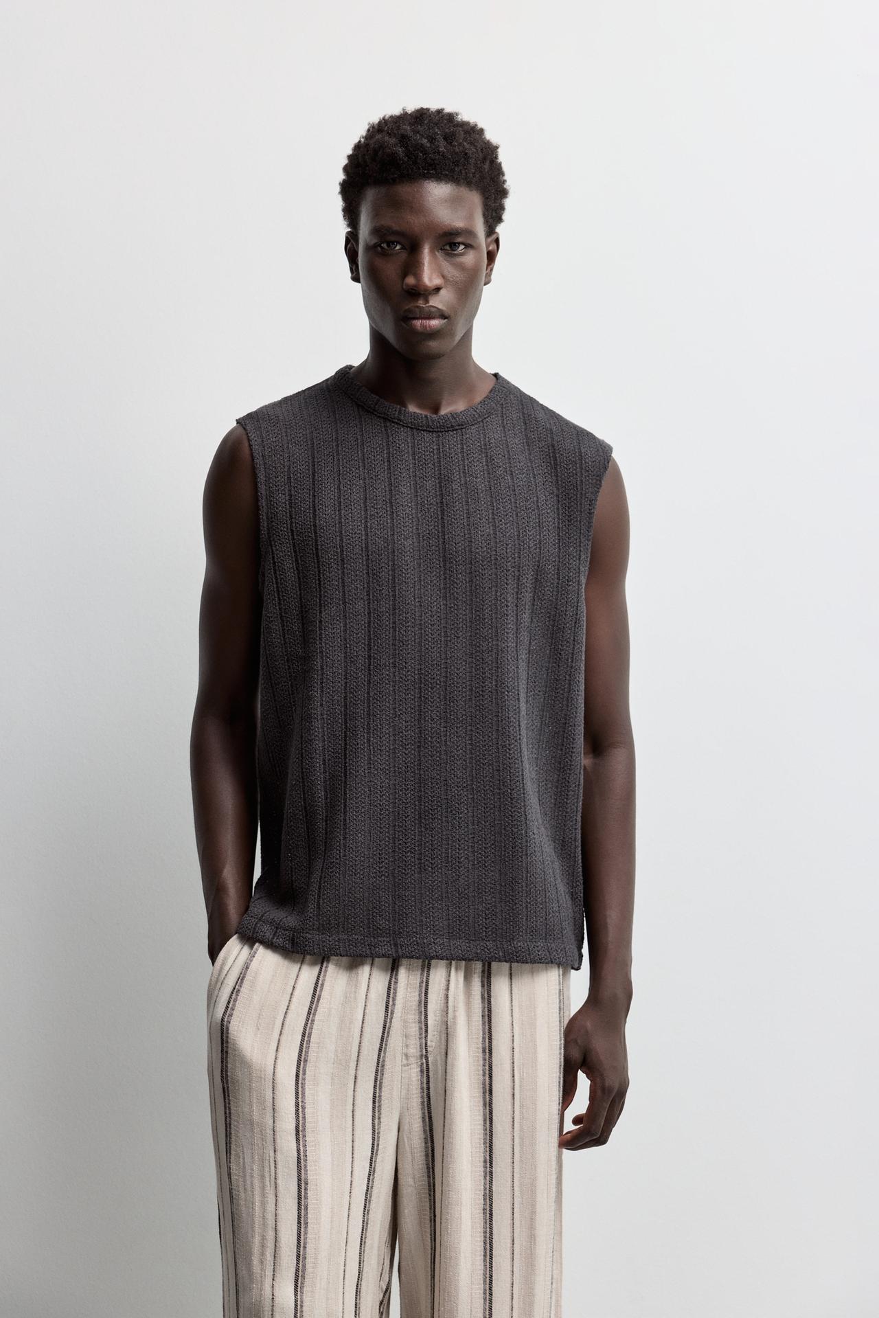 Openwork textured vest — LEAD