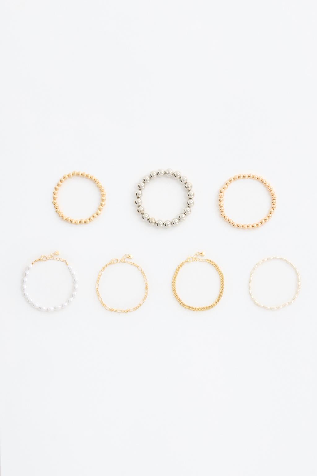 7-pack of contrast bracelets