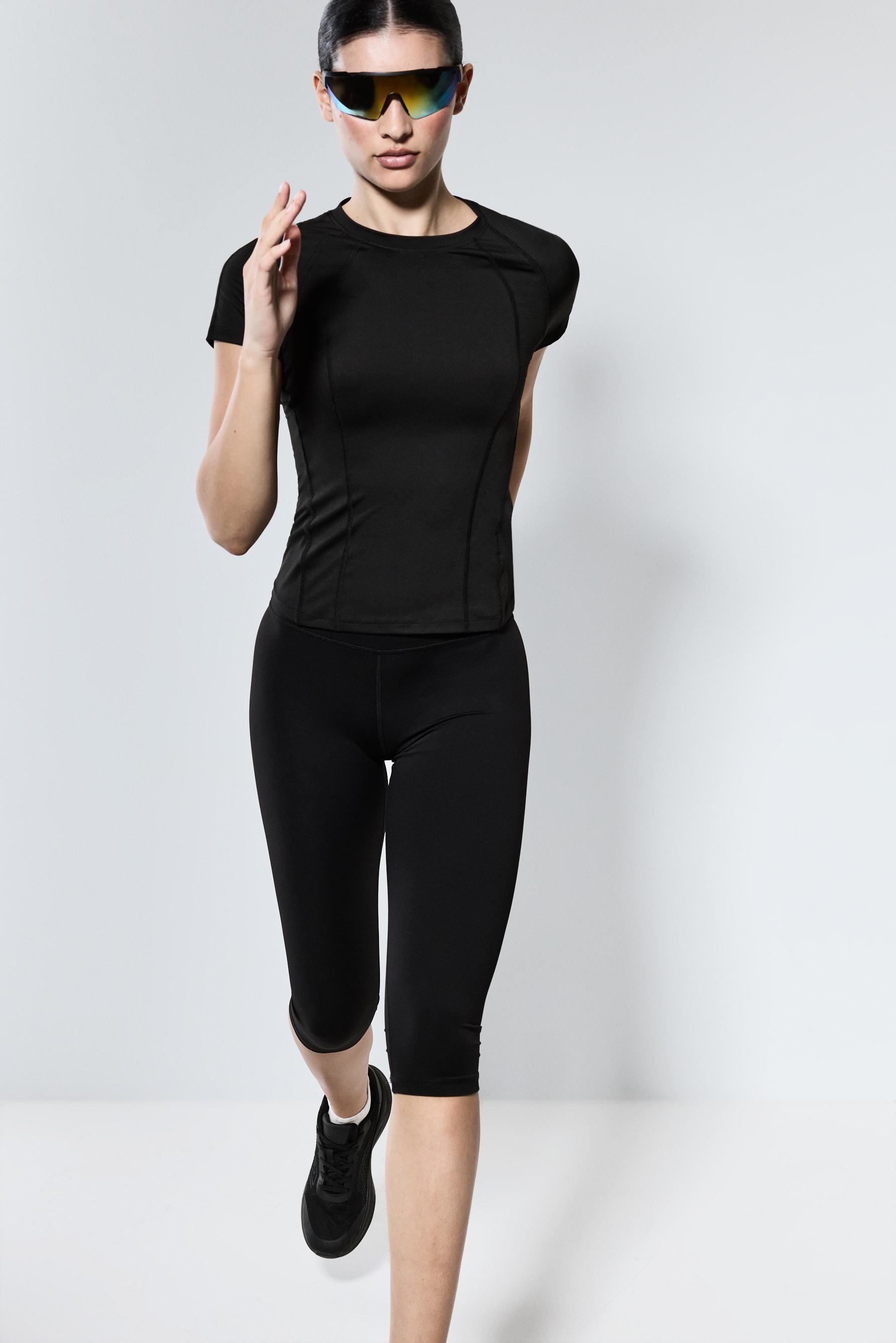 Capri leggings — BLACK