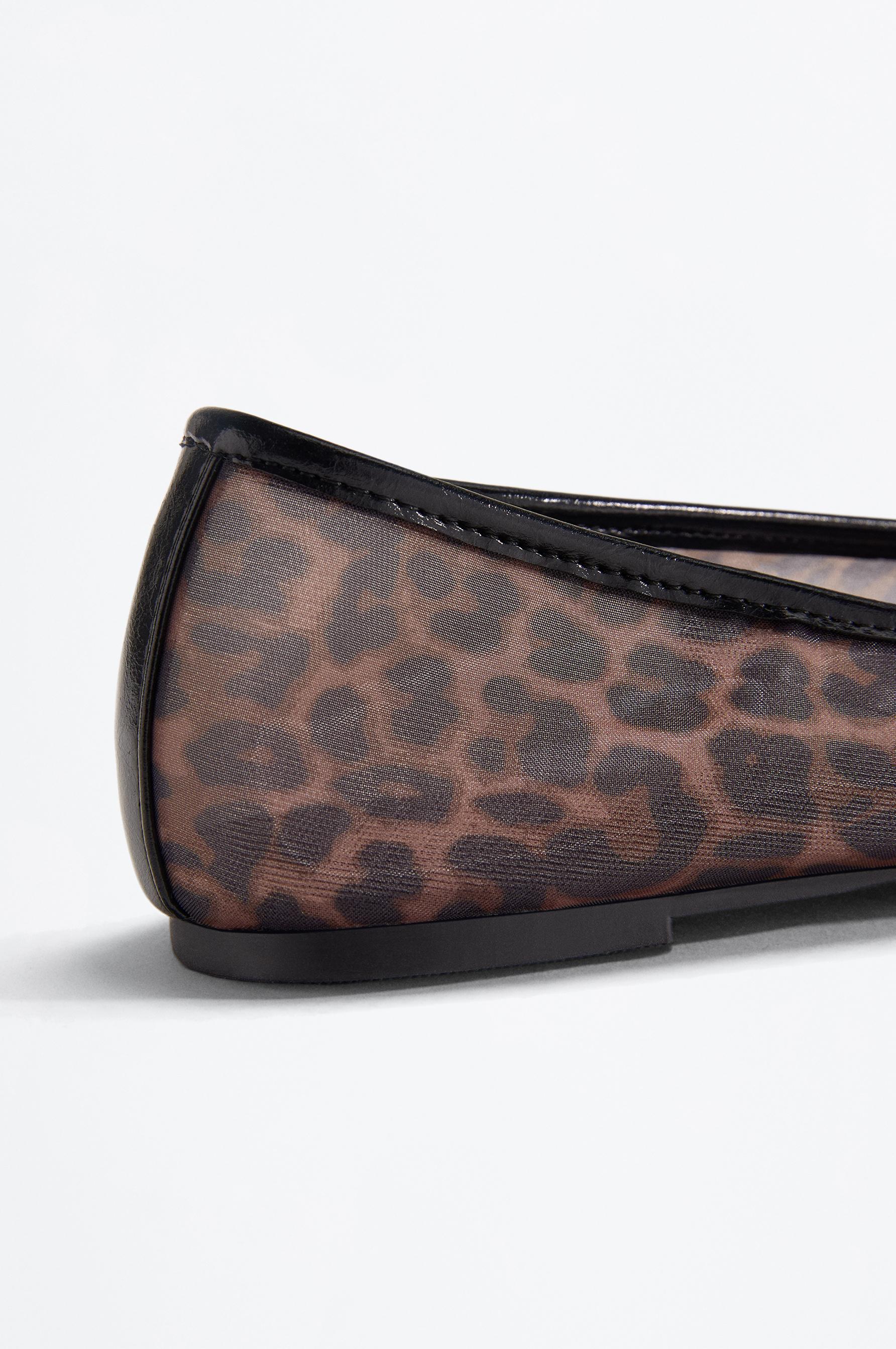 Animal print ballet flats — LEOPARD