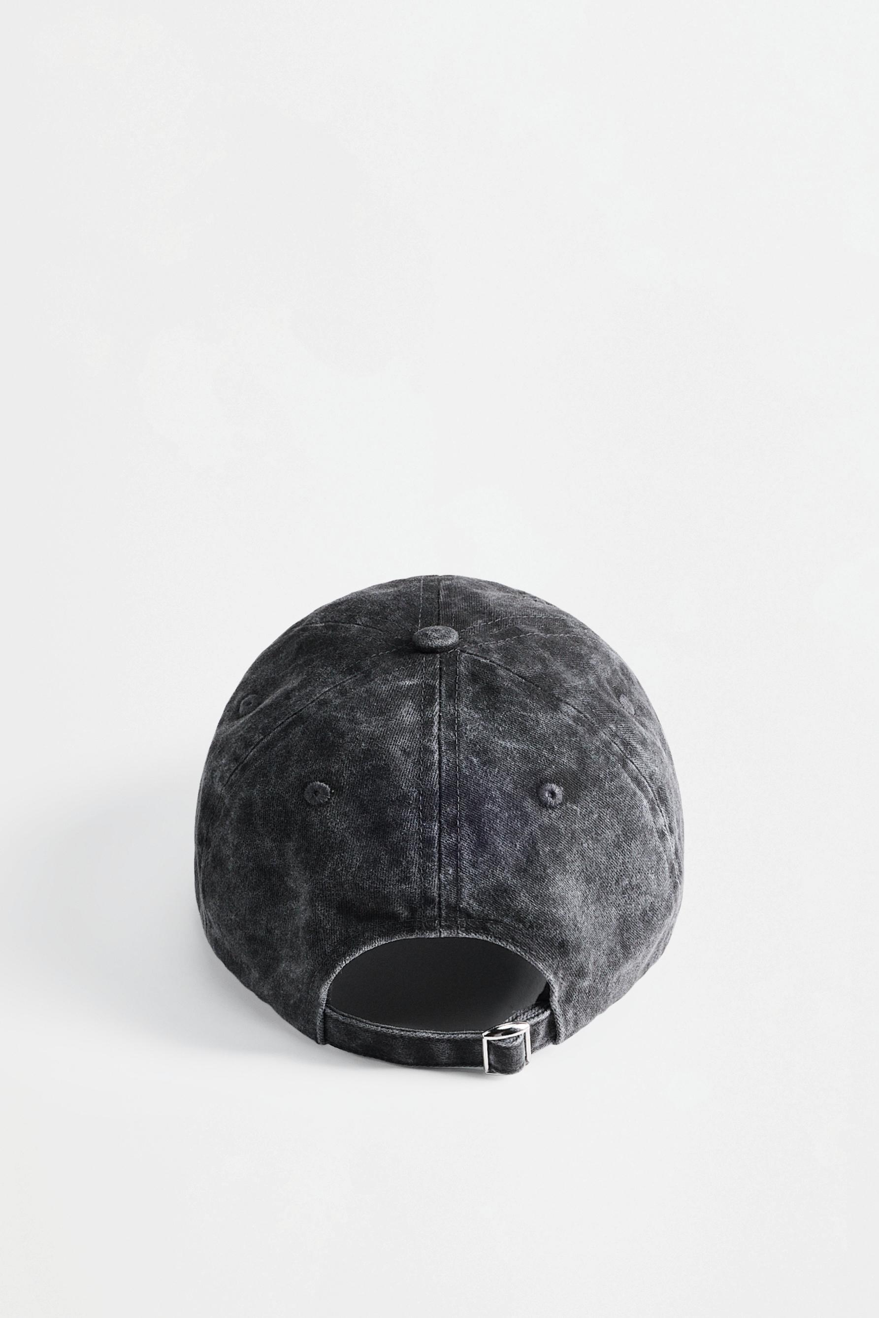 Embroidered cap — BLACK