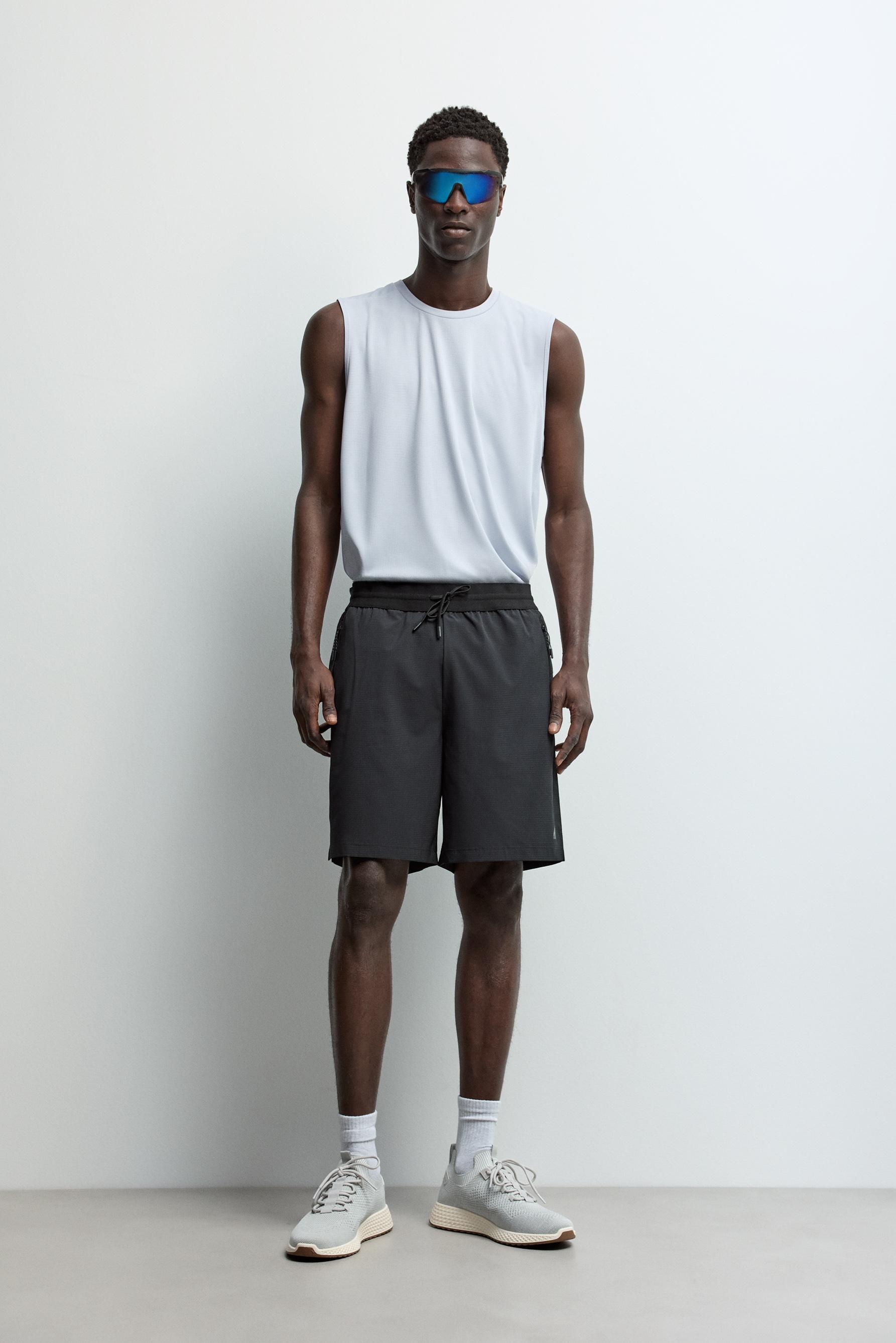 Bermuda sports shorts — BLACK