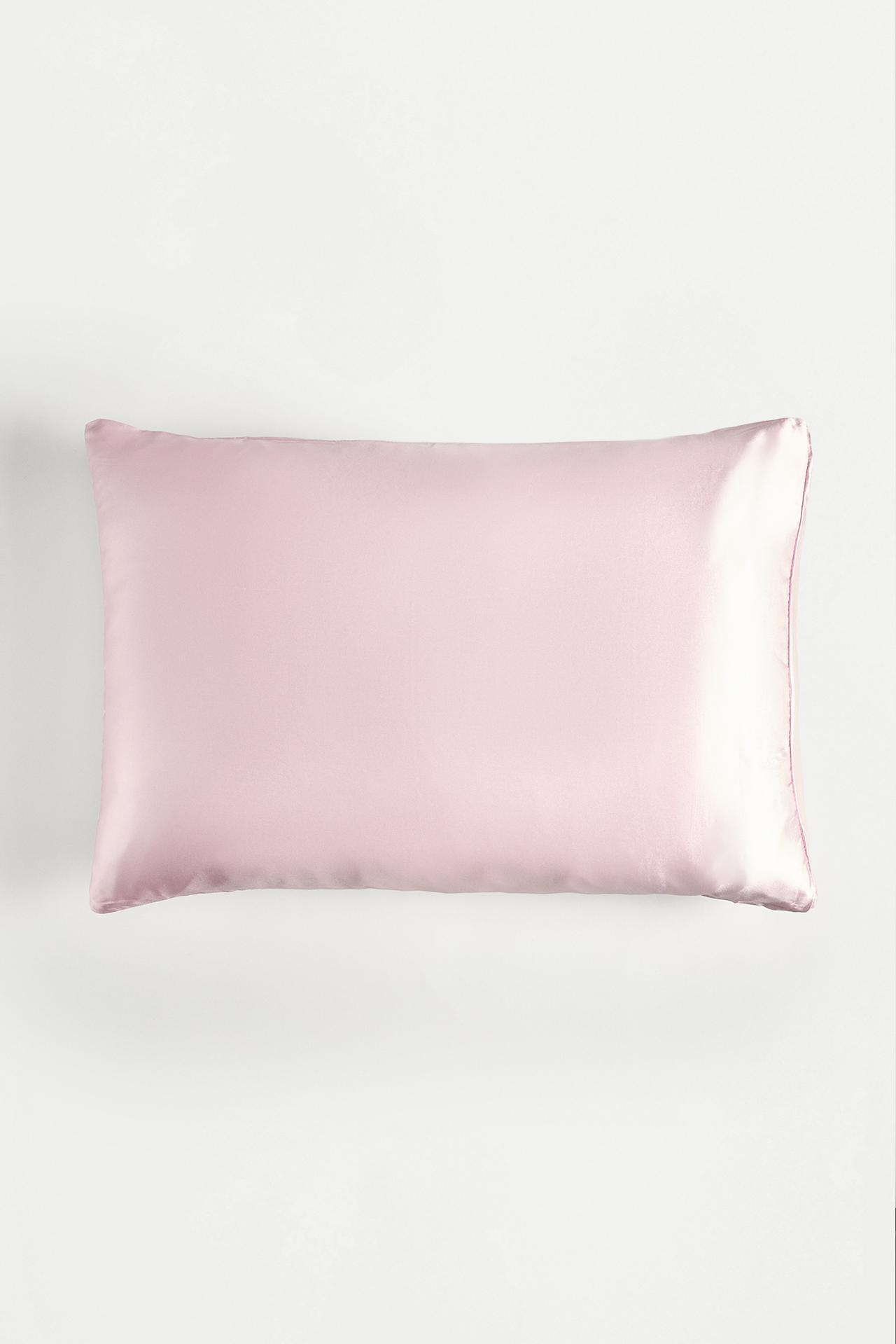 Satin pillowcase — CHALK PINK