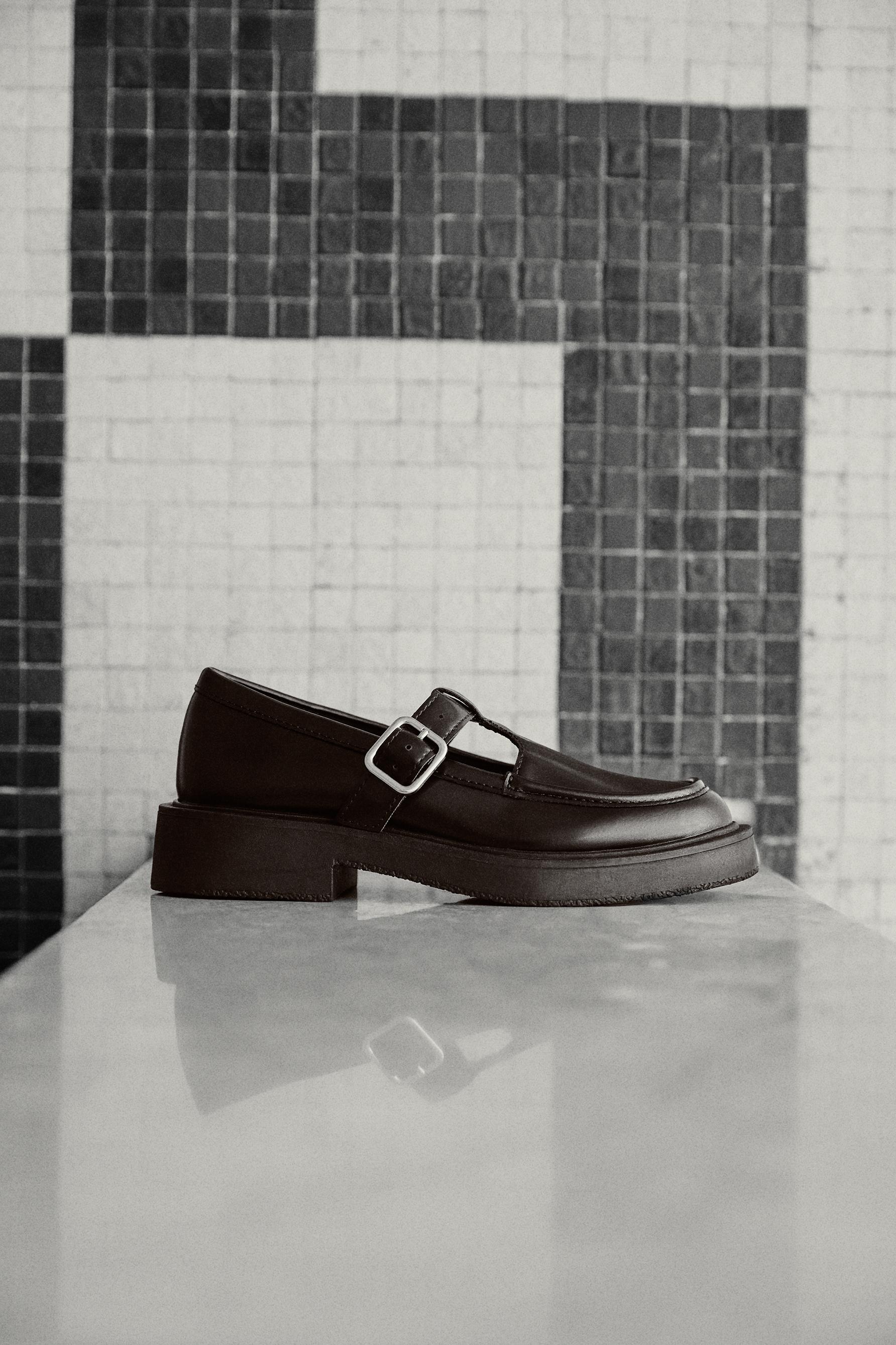 T-strap track shoes — BLACK