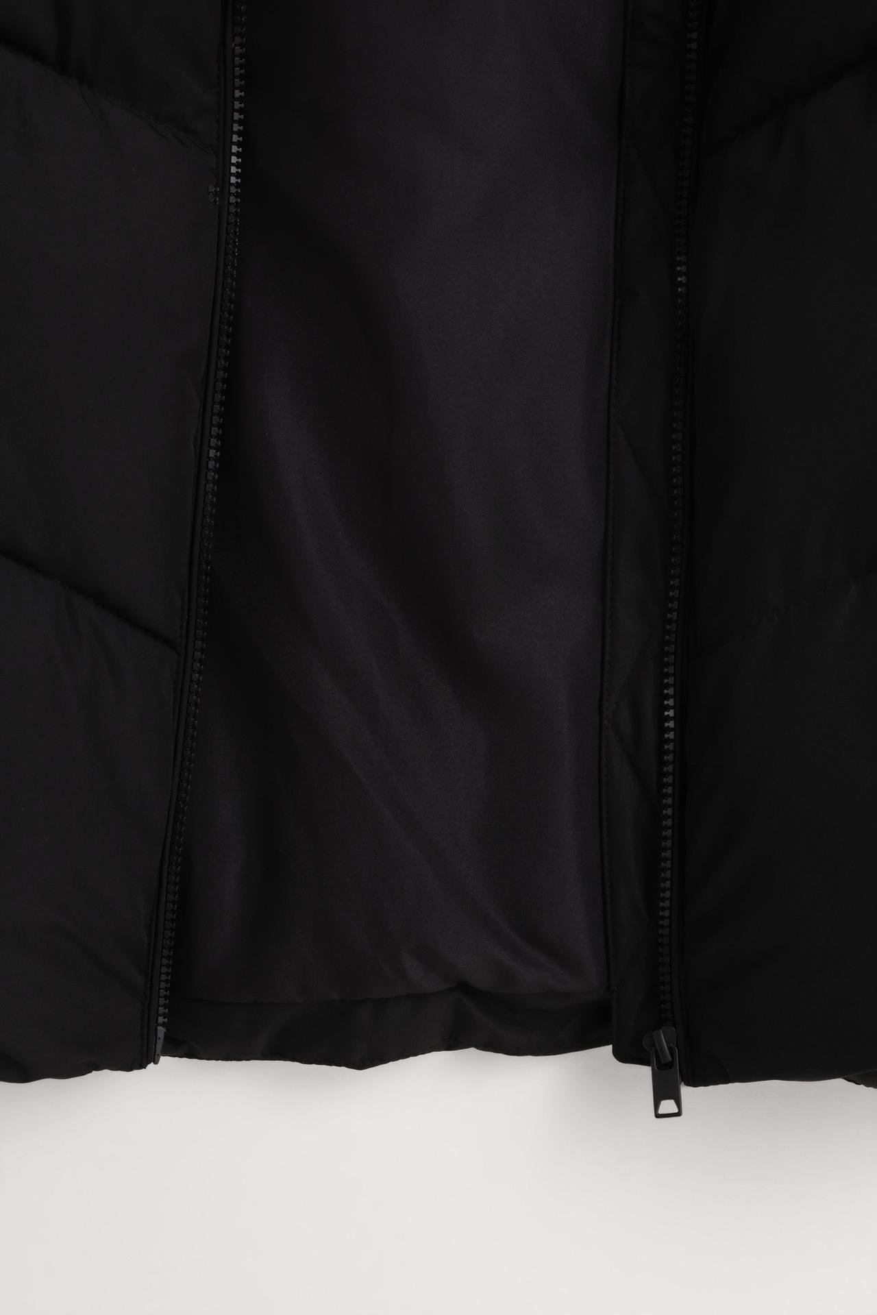 Long padded gilet — BLACK