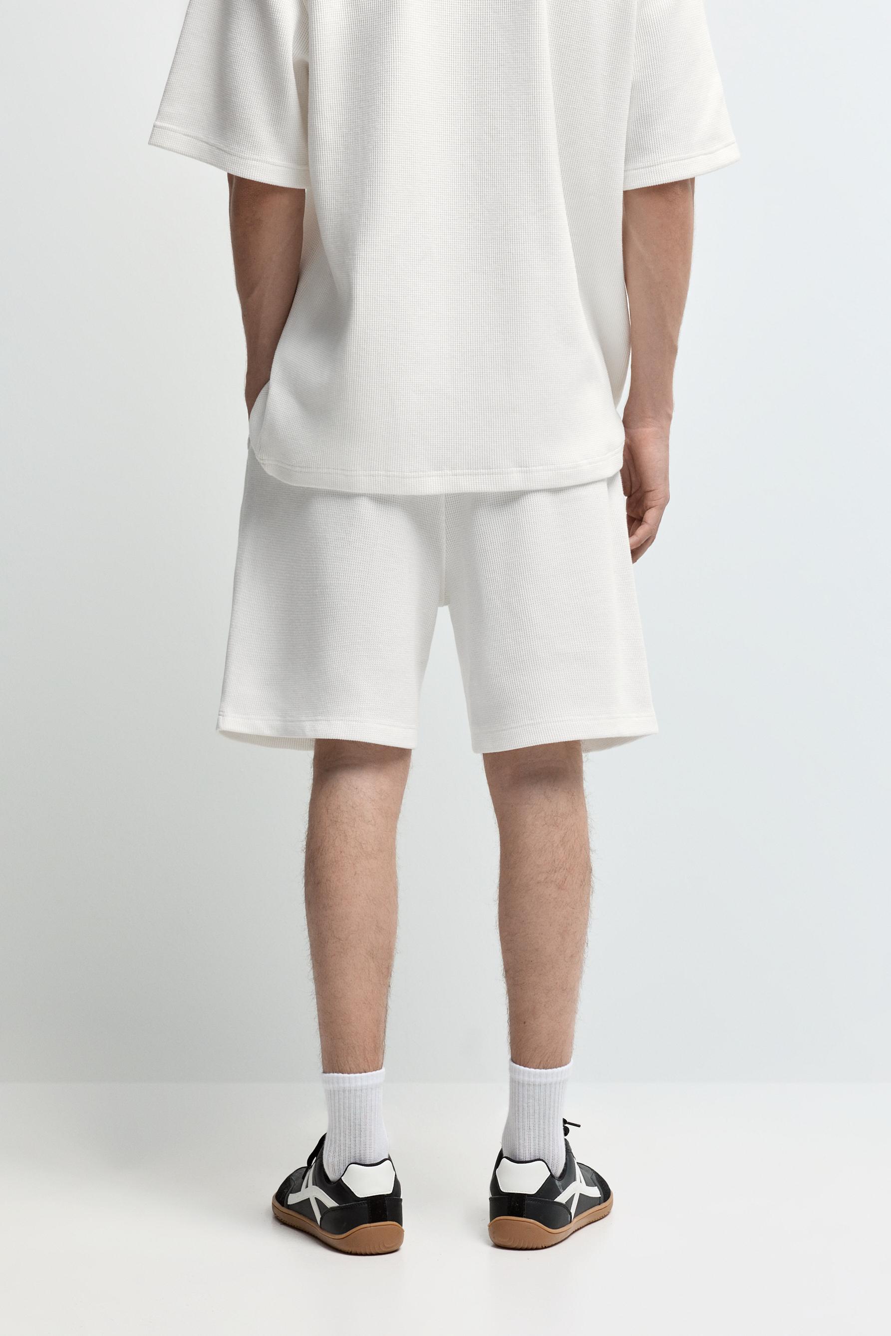 Waffle-knit textured Bermuda shorts — WHITE